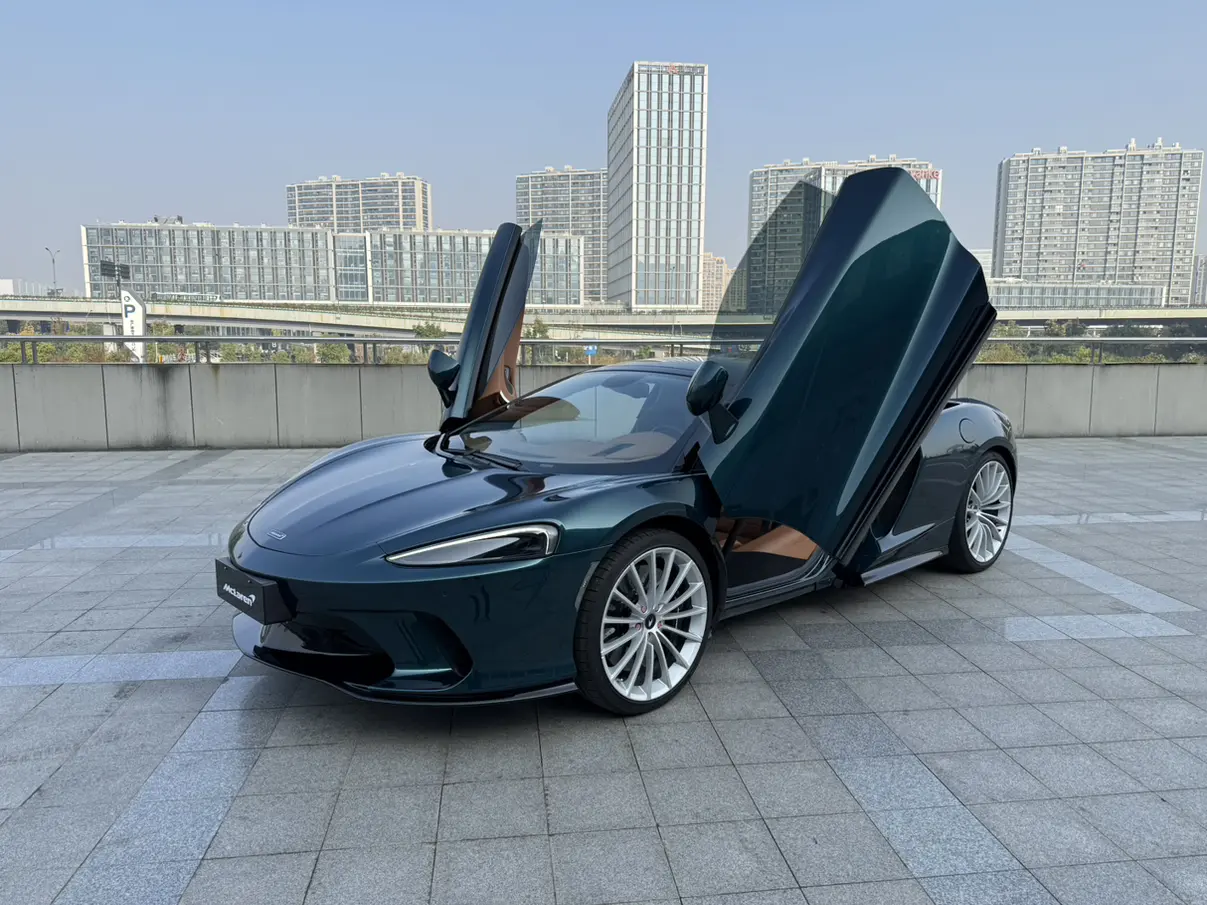 McLaren GT  из Китая