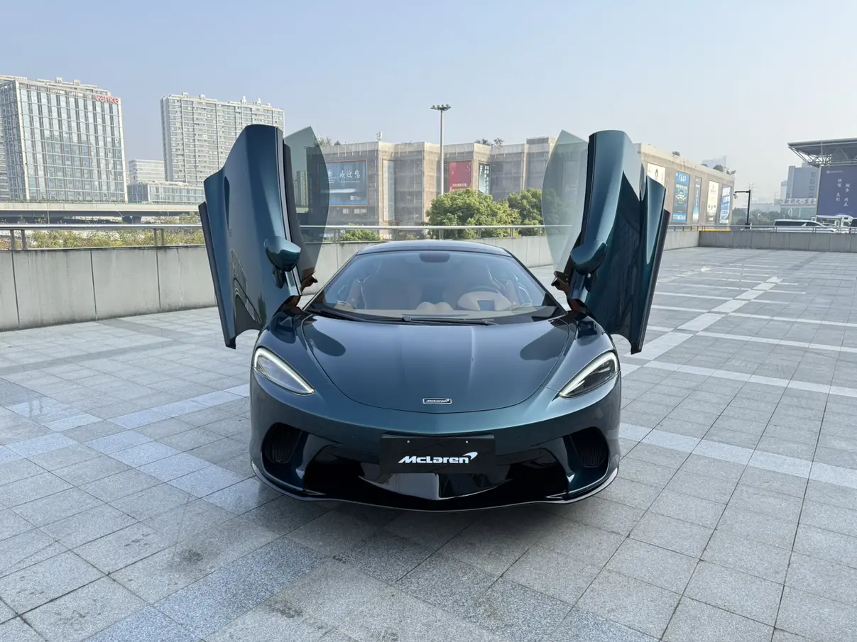 McLaren GT  из Китая