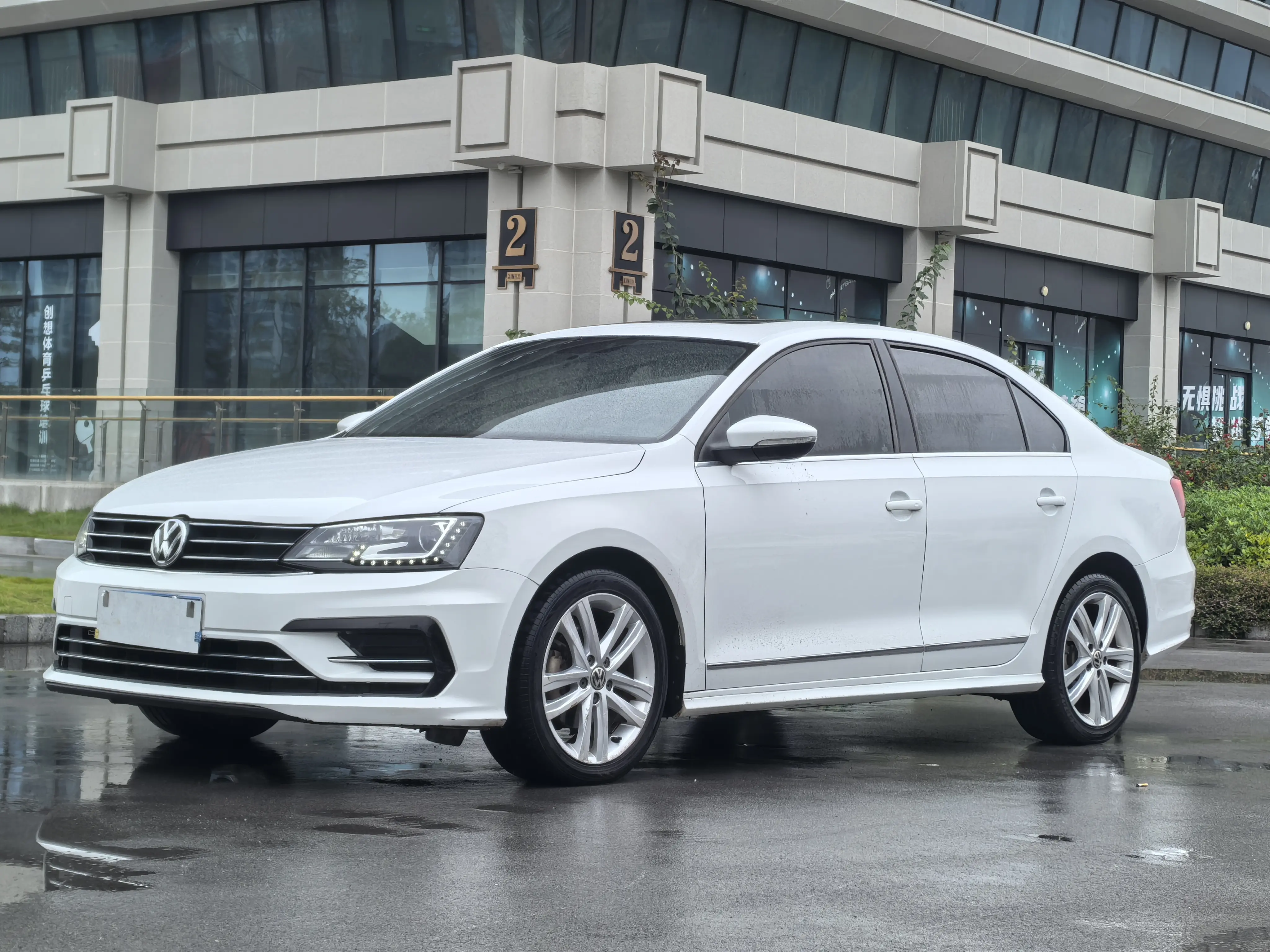 Volkswagen Sagitar  из Китая