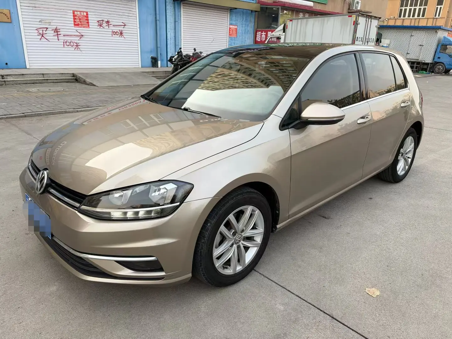 Volkswagen Golf  из Китая