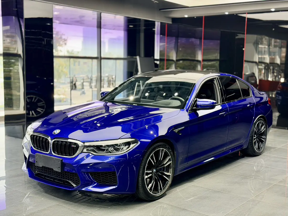 BMW M5  из Китая