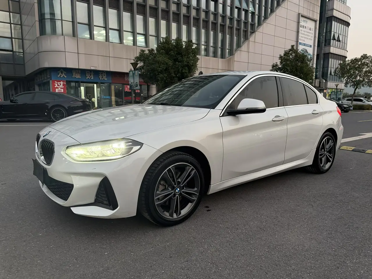 BMW 1 Series  из Китая