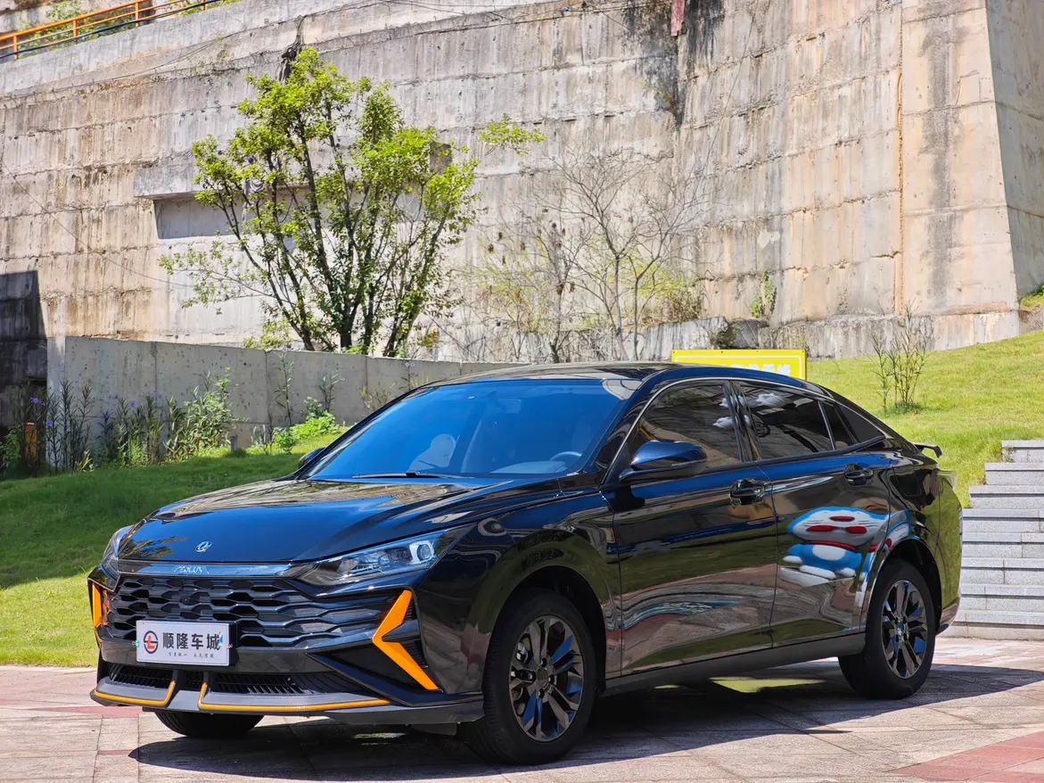 Dongfeng Yixuan  из Китая