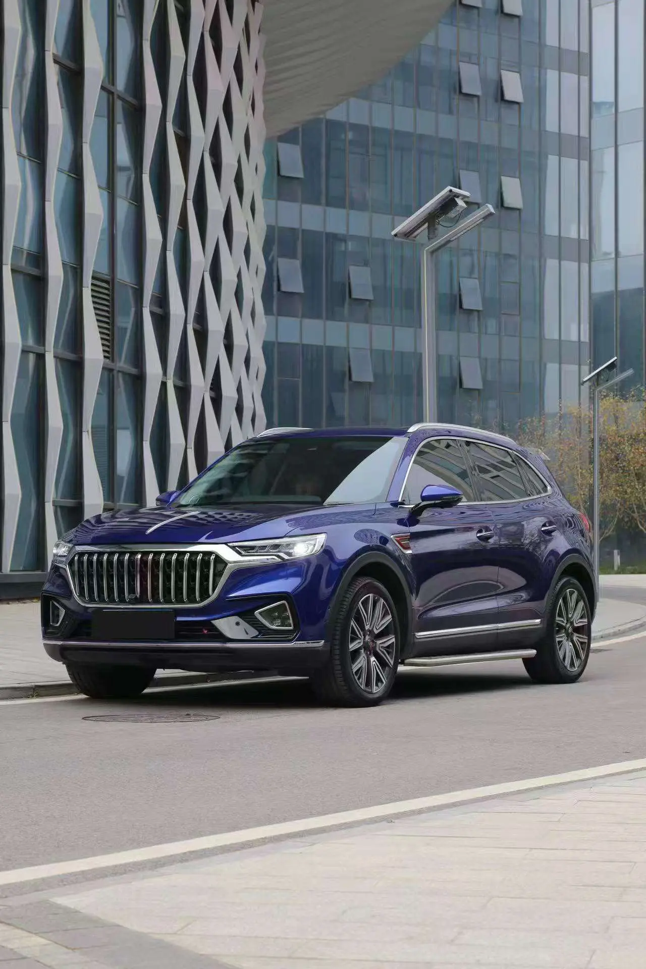 Hongqi HS5  из Китая