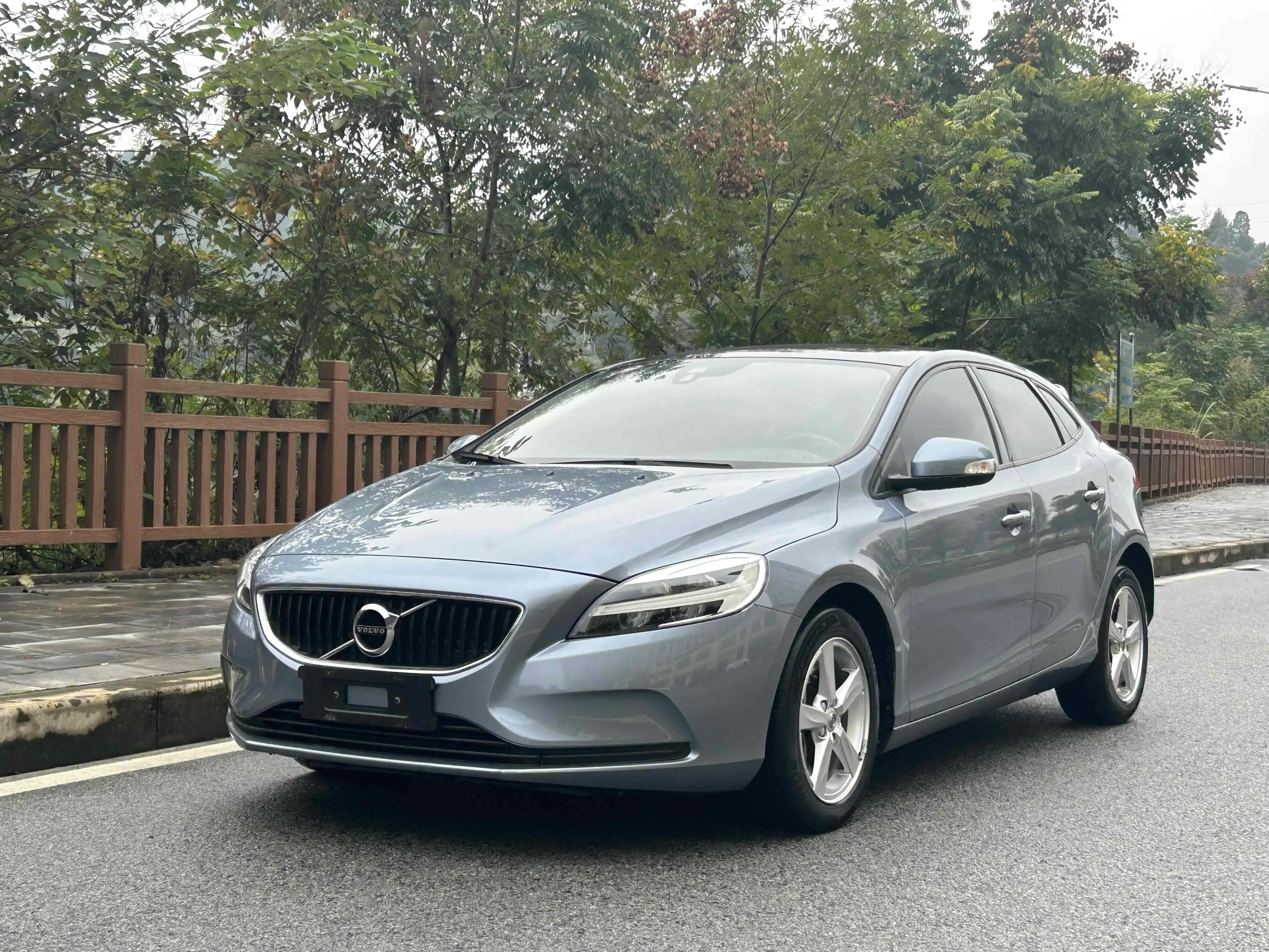 Volvo V40  из Китая