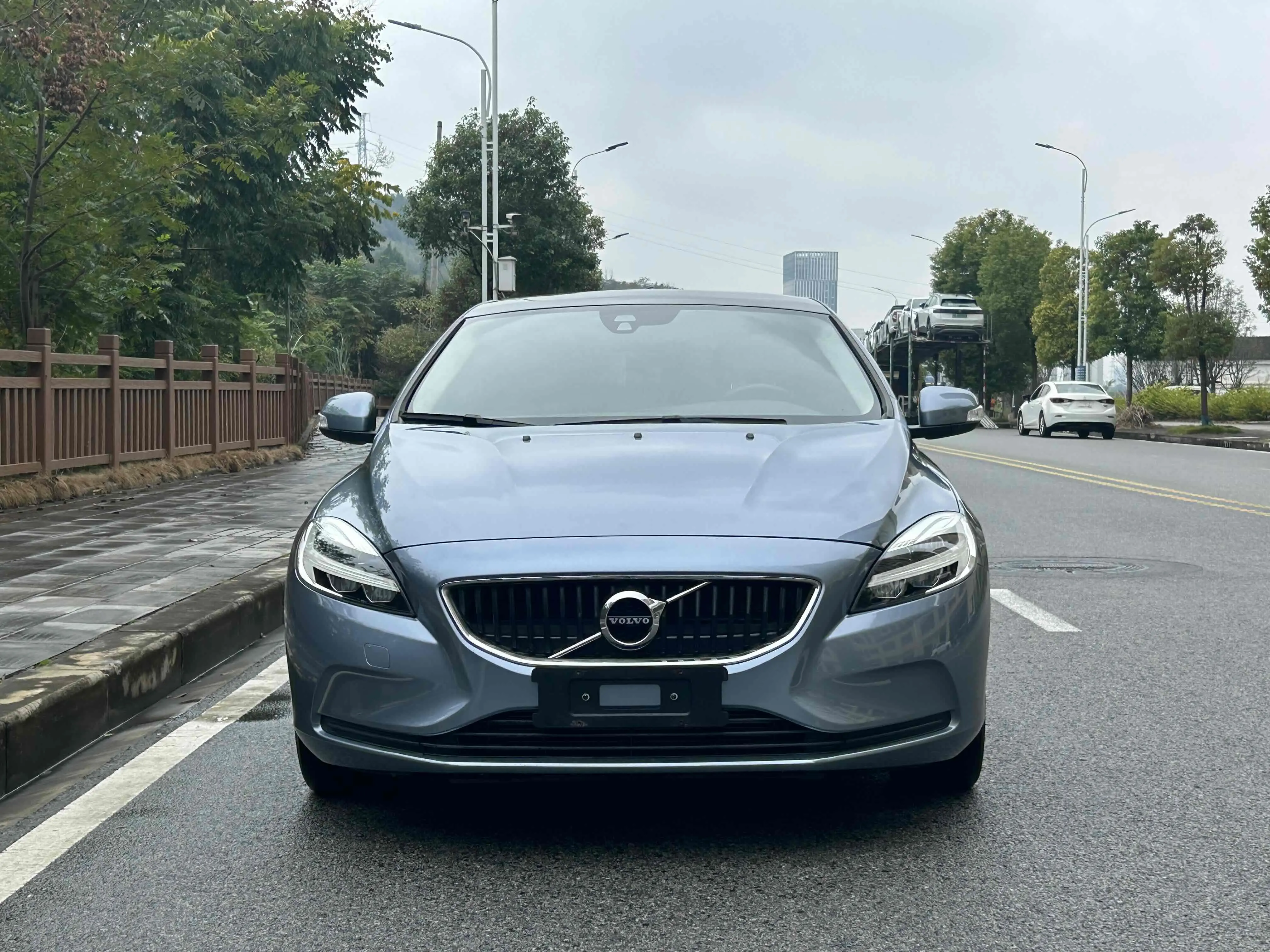 Volvo V40  из Китая