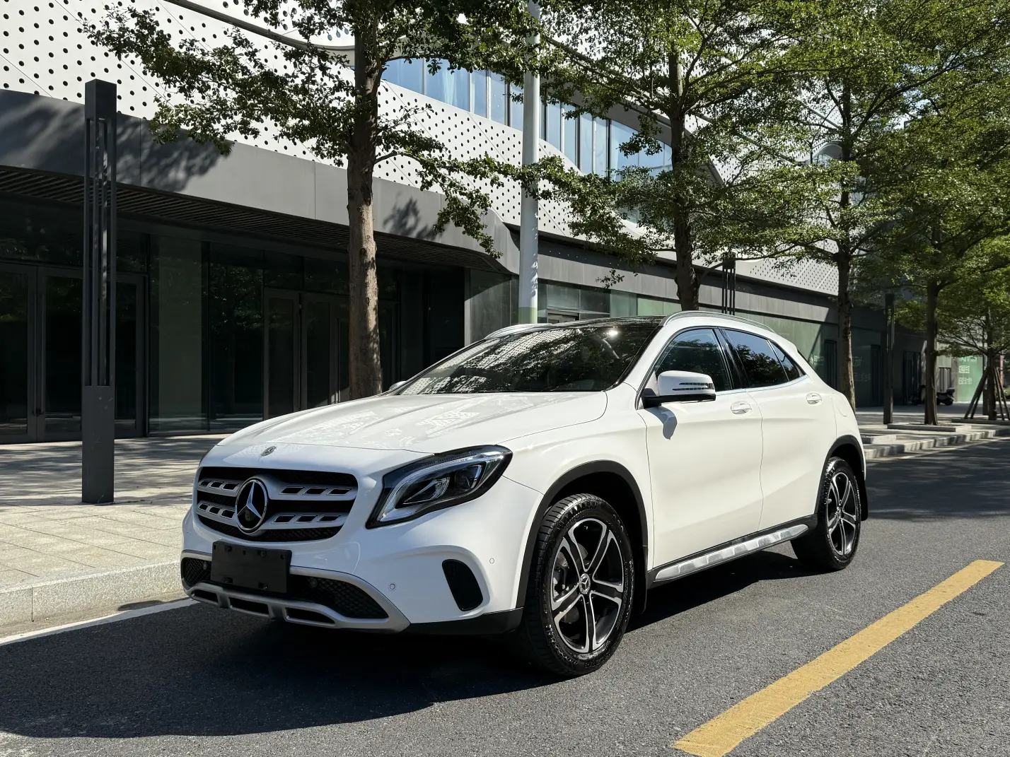 Mercedes-Benz GLA  из Китая