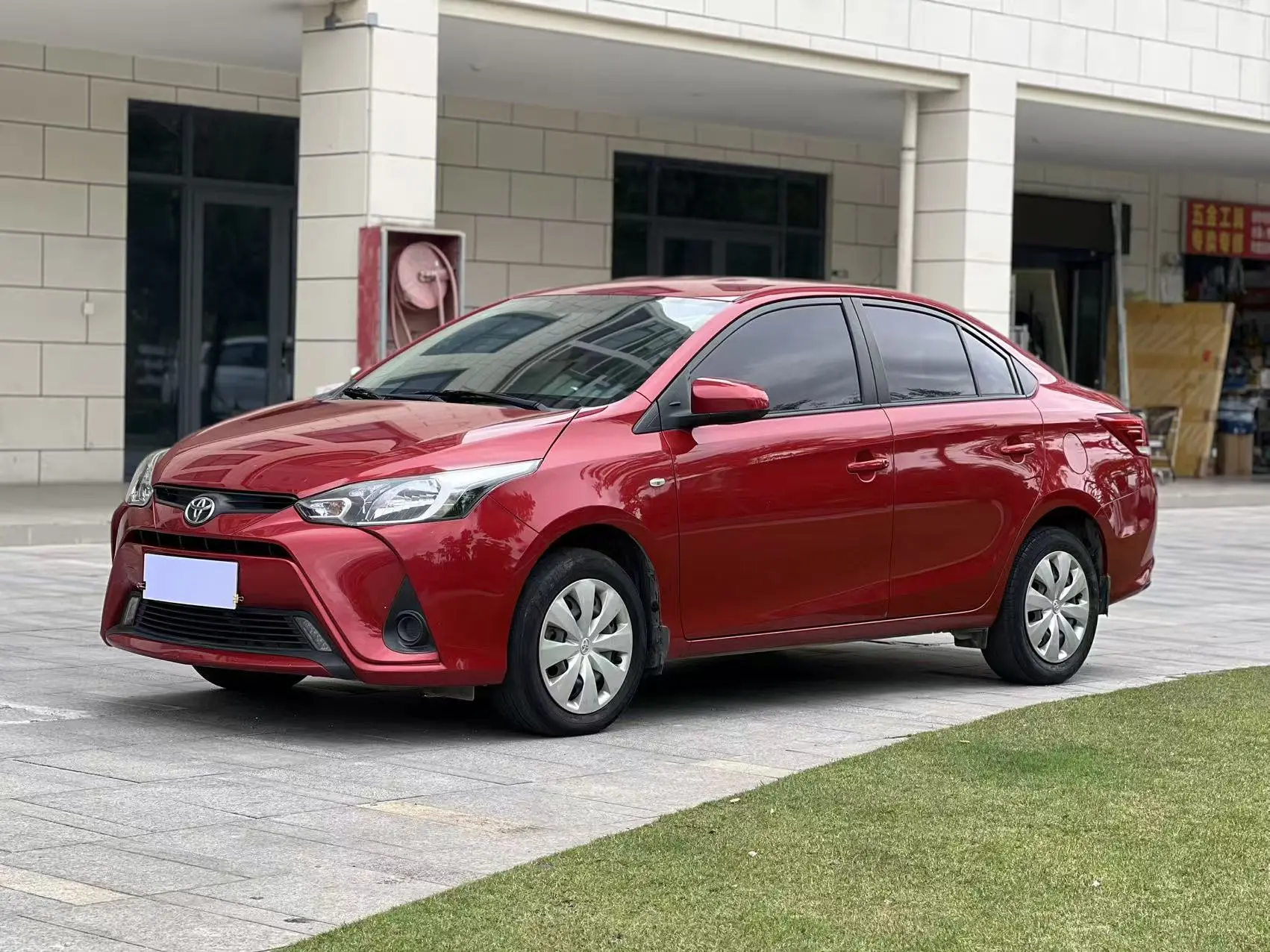 Toyota YARiS L Enjoy  из Китая