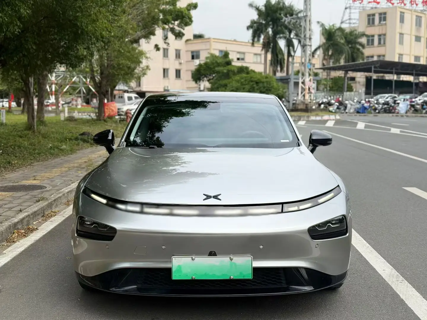 Xpeng P7  из Китая