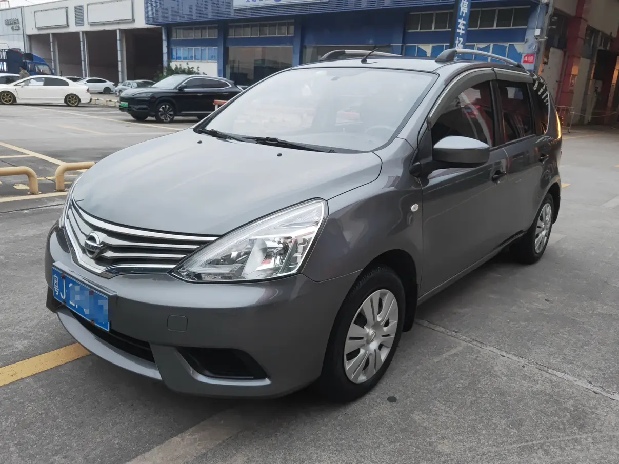 Nissan Li Wei  из Китая