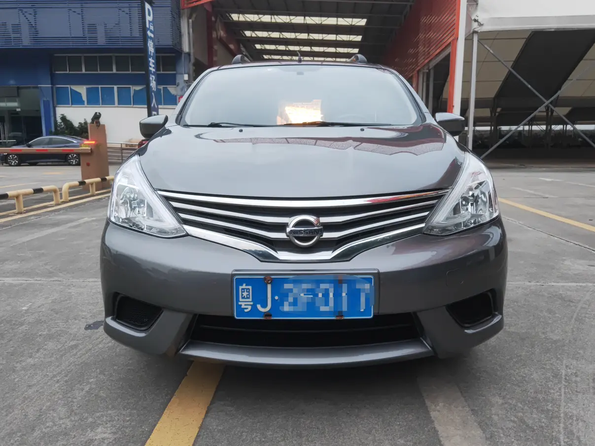 Nissan Li Wei  из Китая