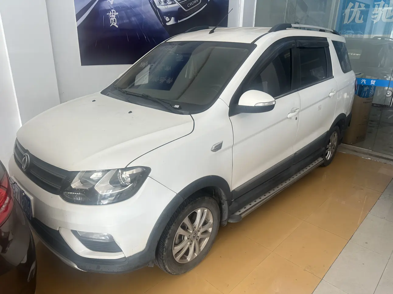 Dongfeng Fengon 370  из Китая