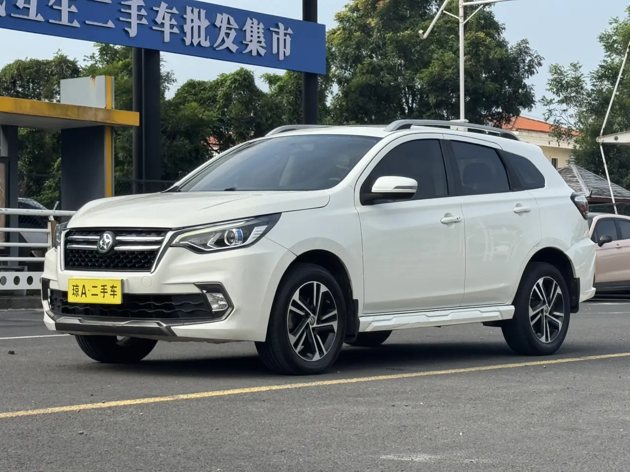 Kai Chen Venucia T70  из Китая