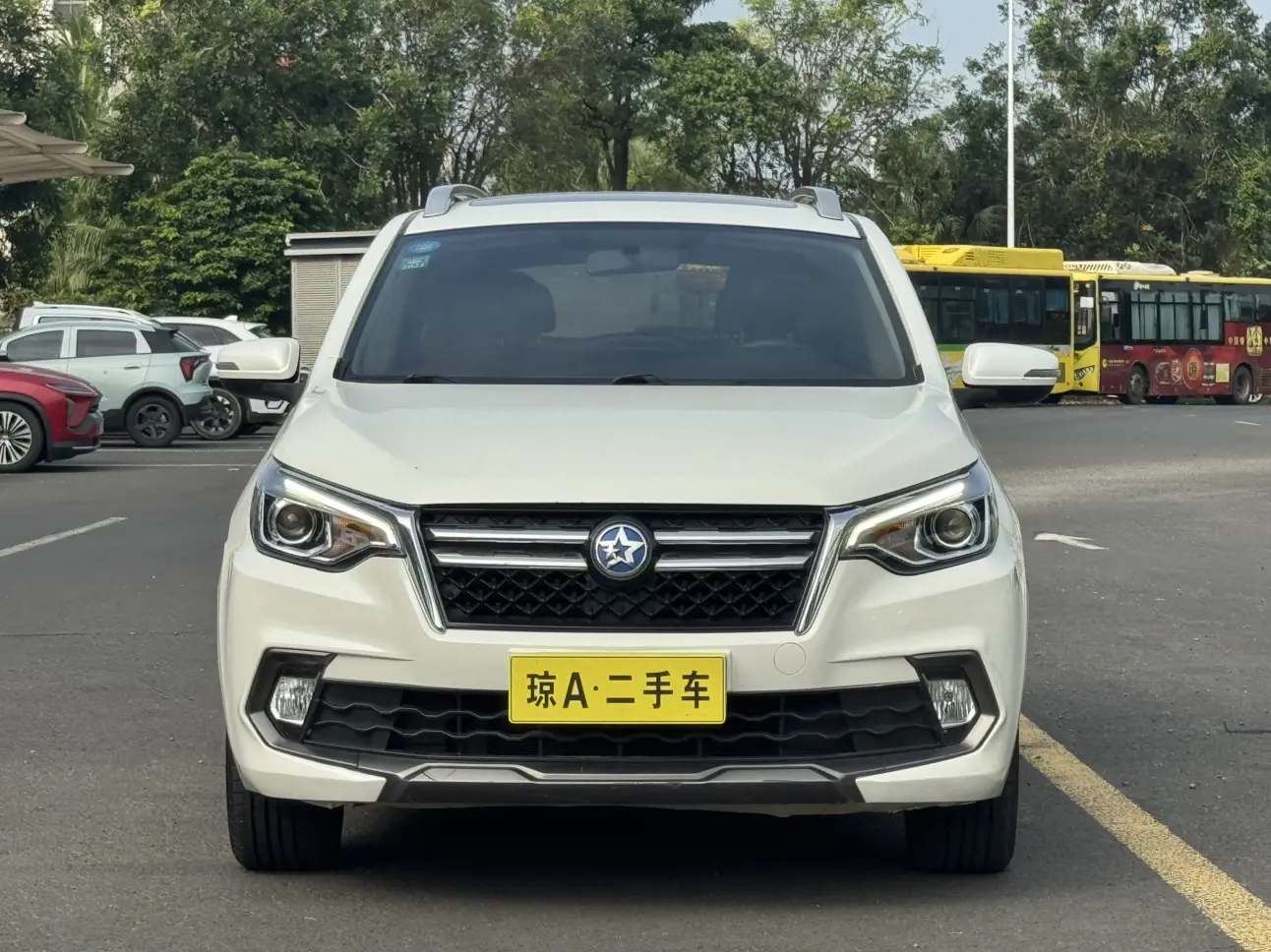 Kai Chen Venucia T70  из Китая