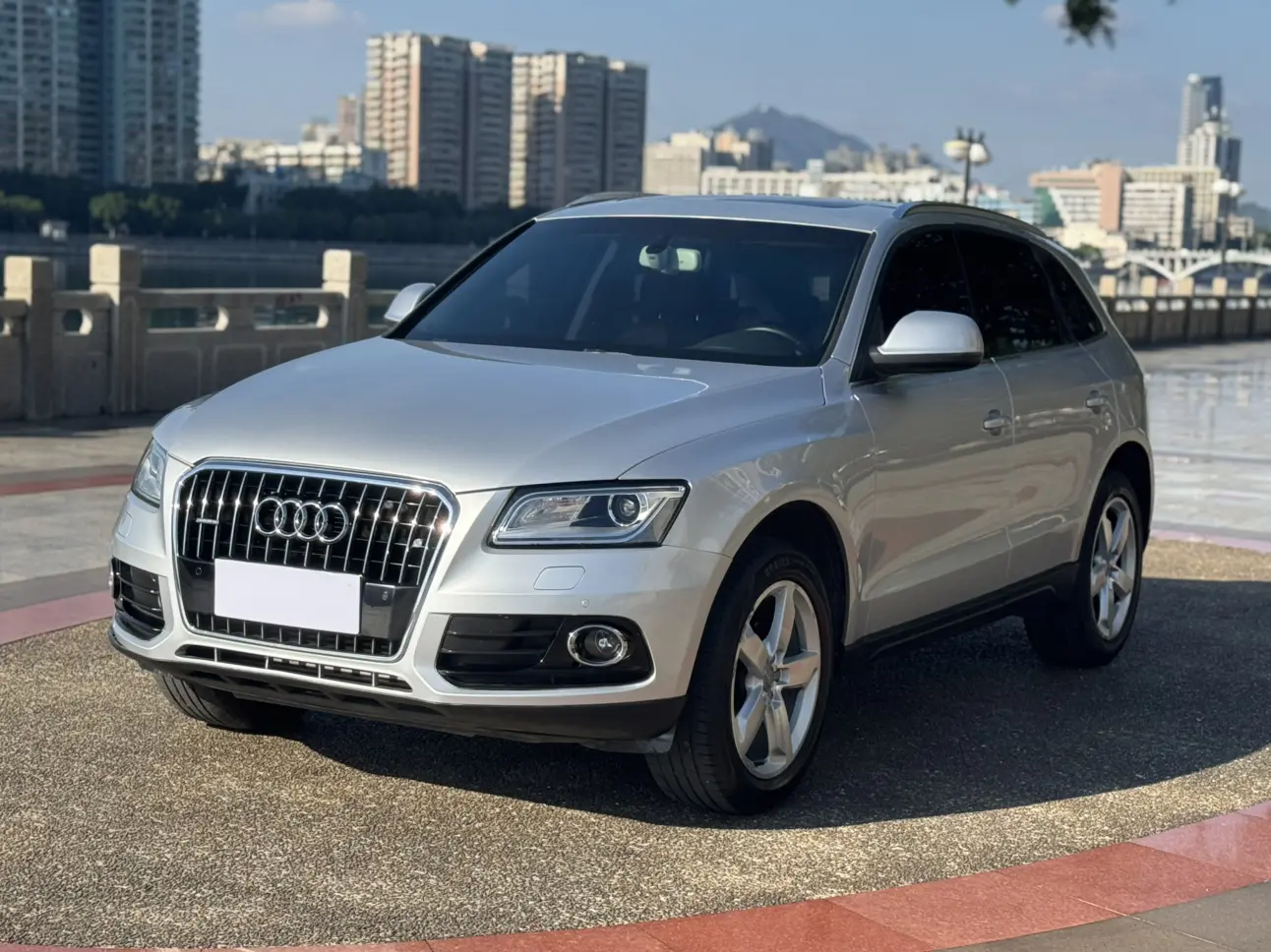 Audi Q5  из Китая