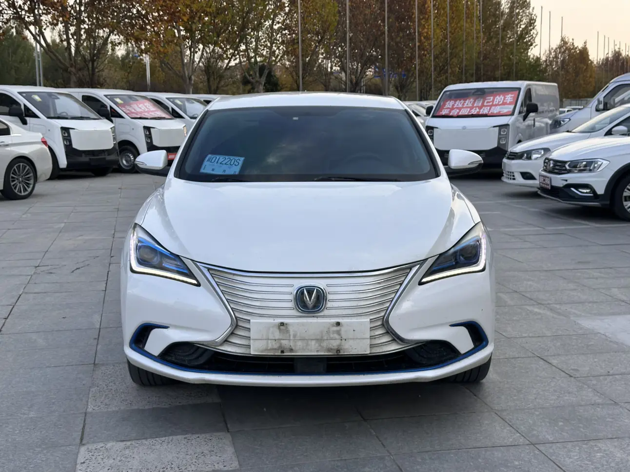 Changan Eado EV  из Китая