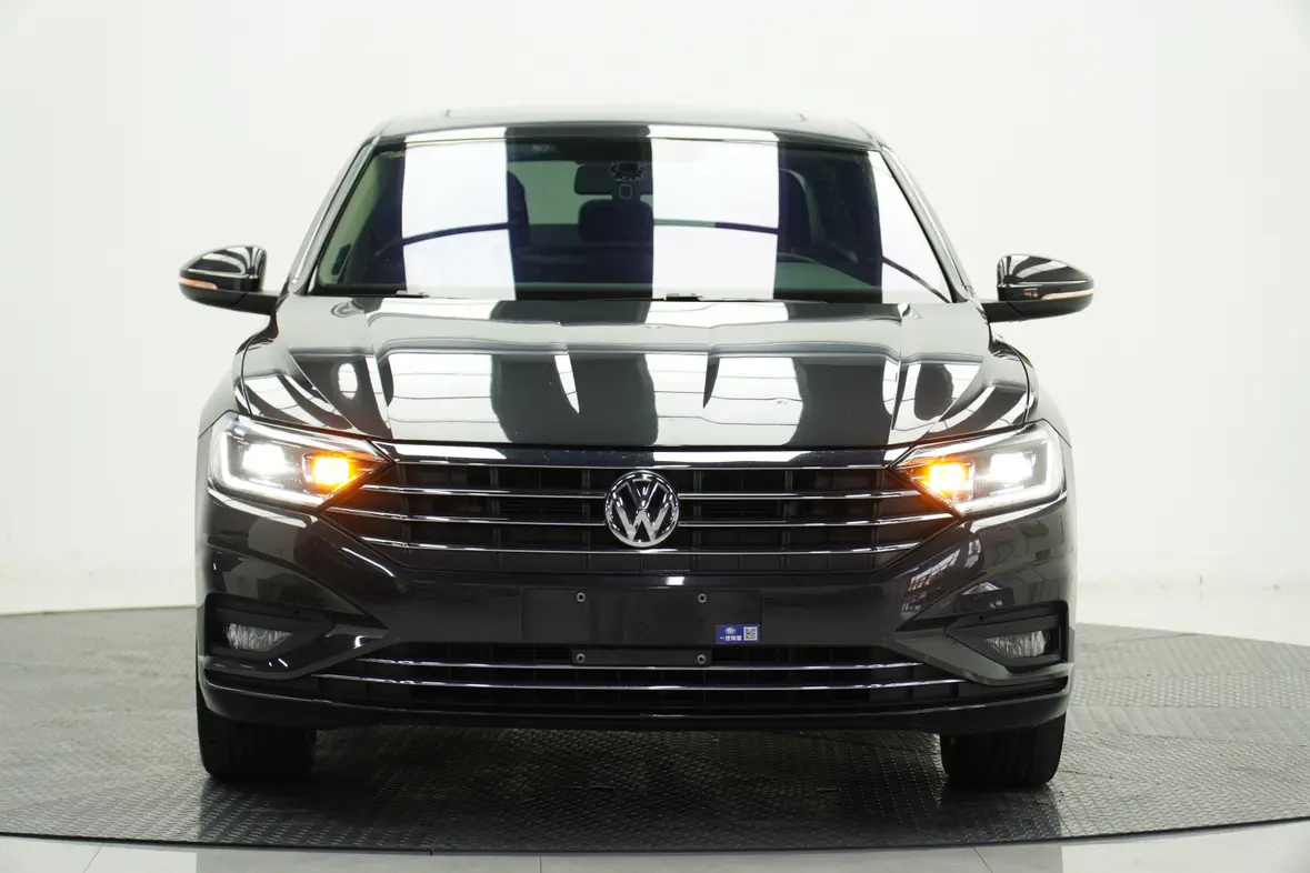 Volkswagen Sagitar  из Китая