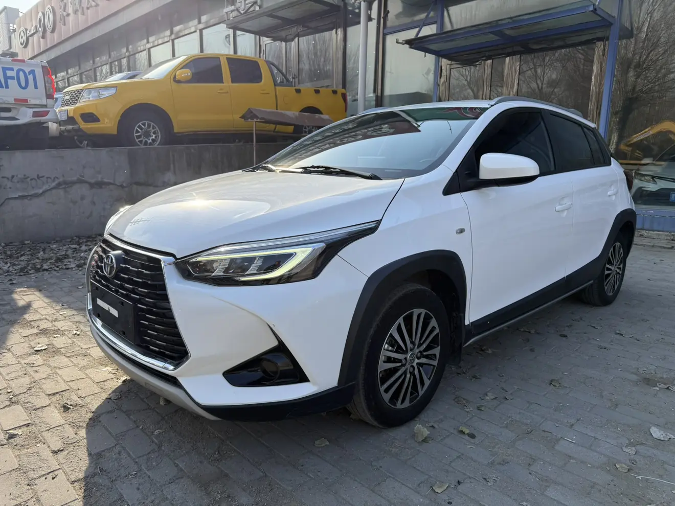 Toyota Yaris L  из Китая