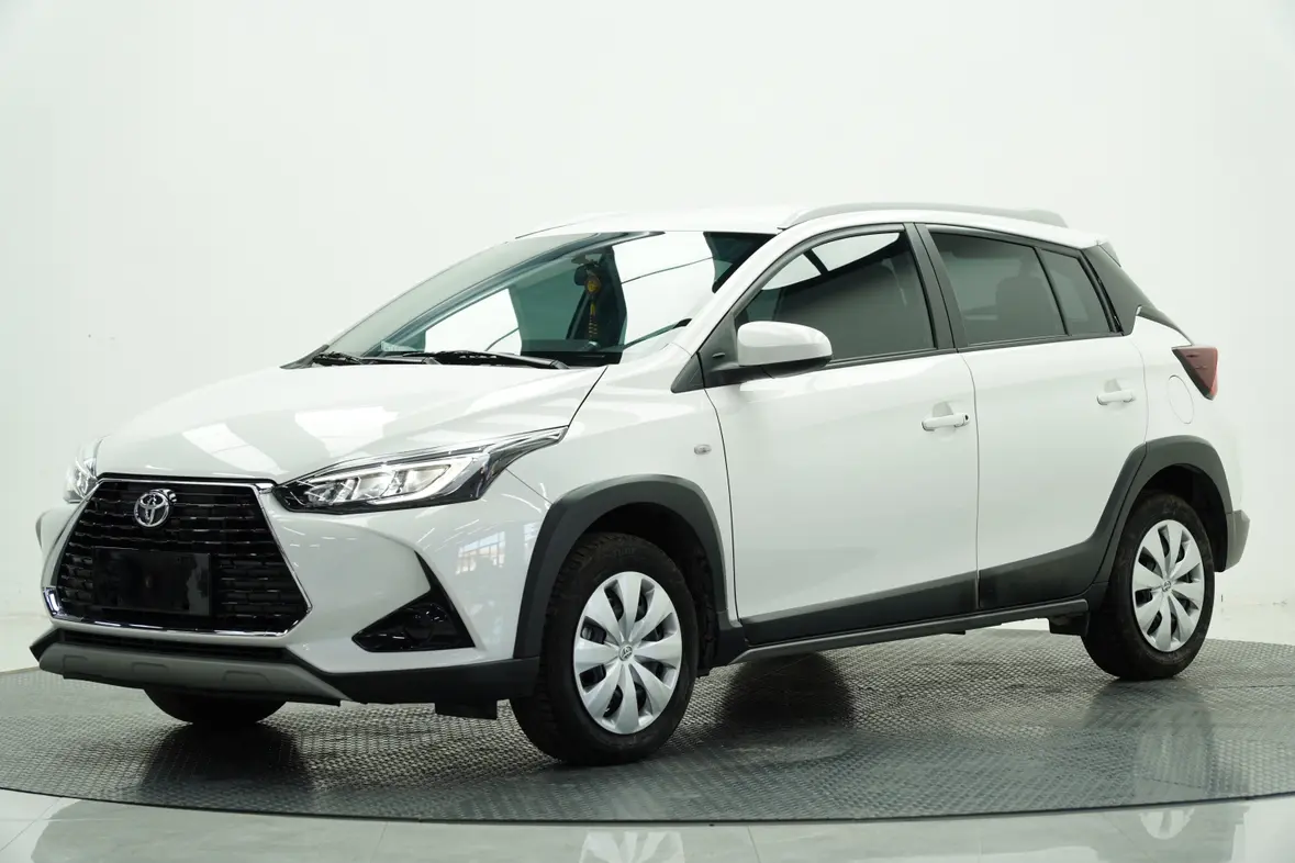 Toyota Yaris L  из Китая