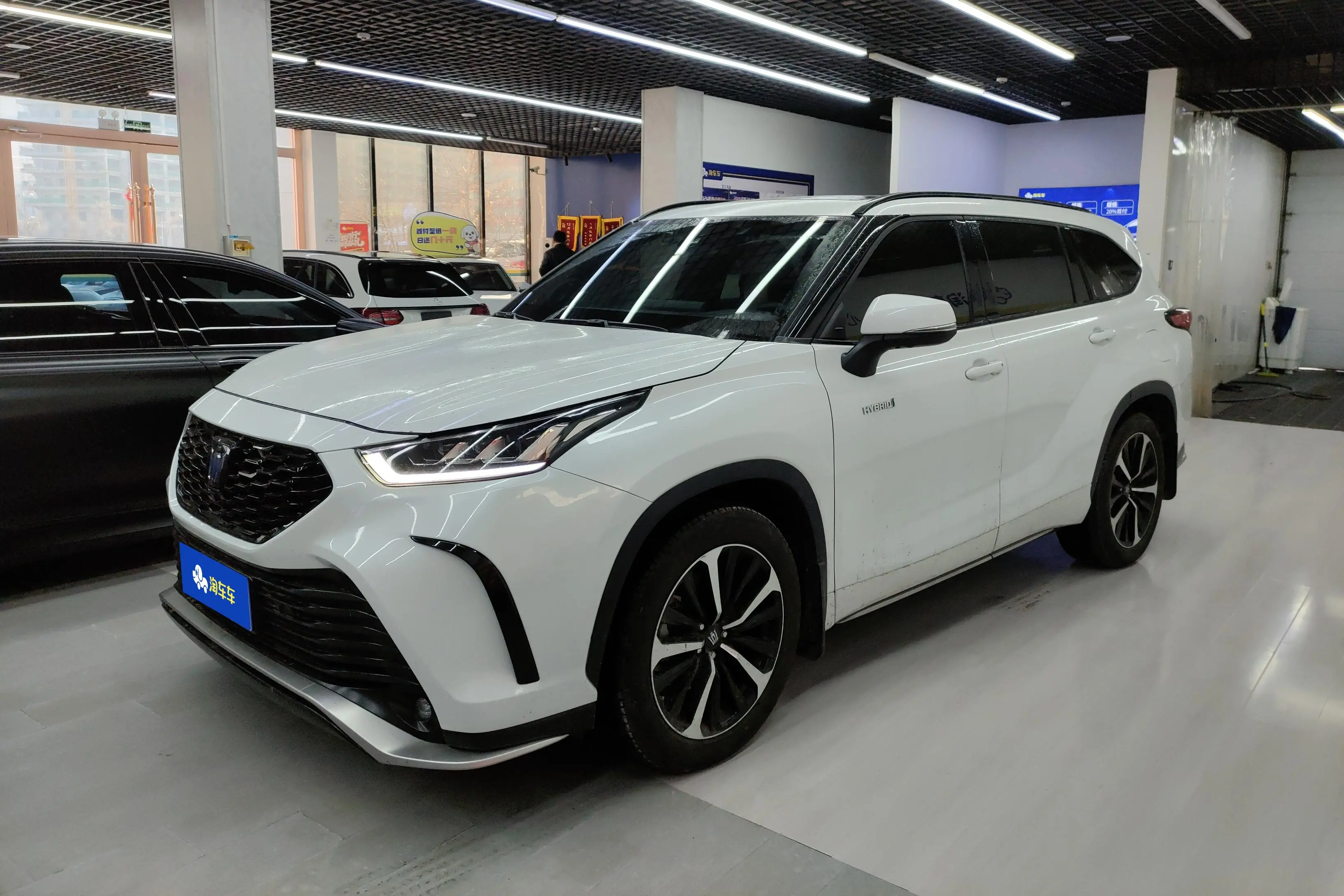 Toyota Crown Kluger