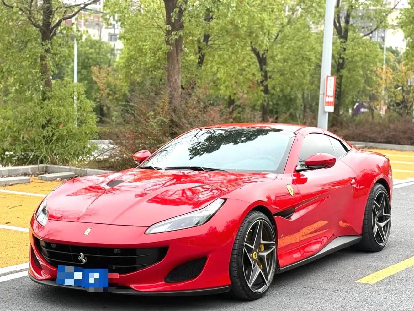 Ferrari Portofino  из Китая