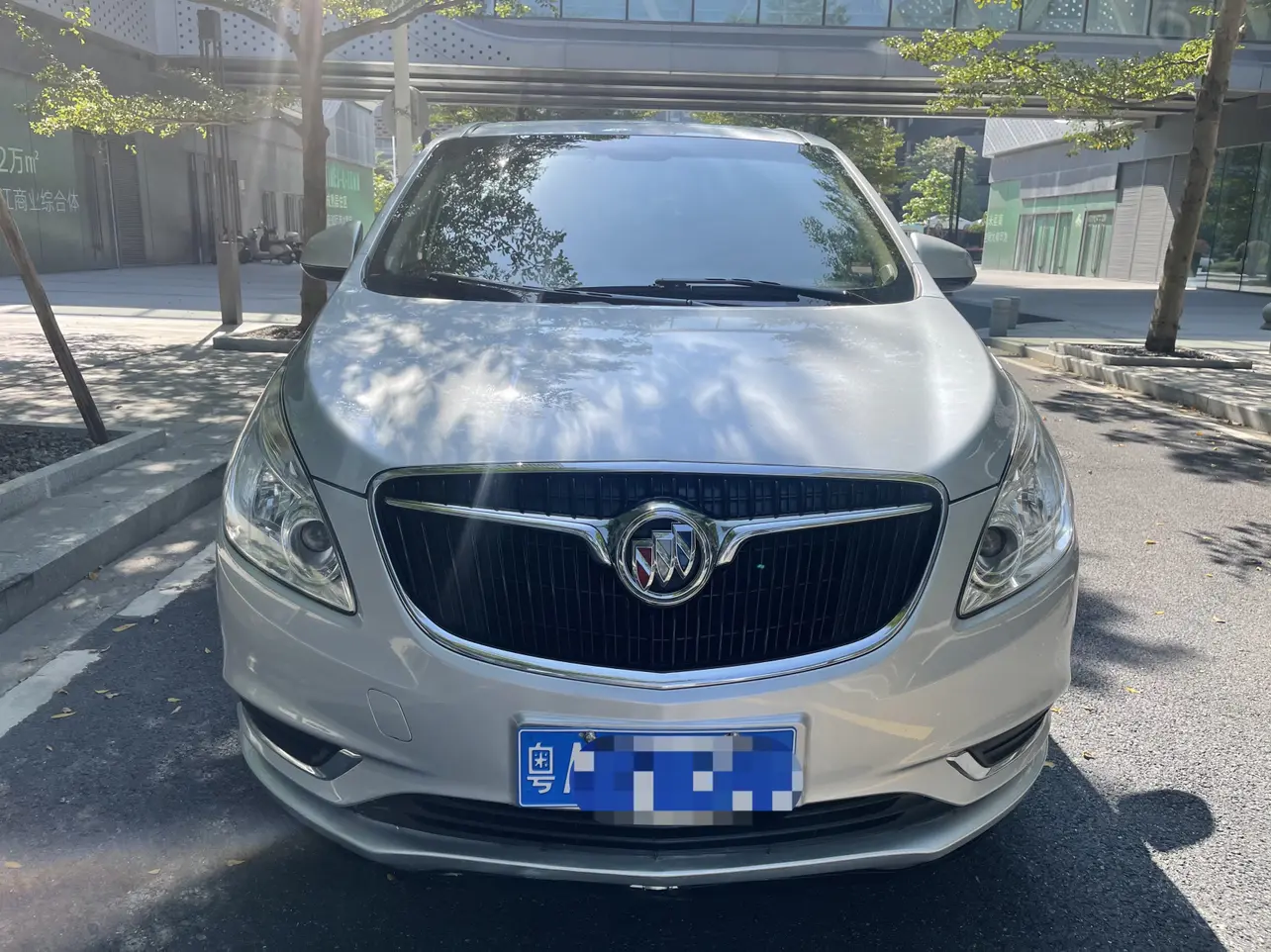 Buick GL8  из Китая