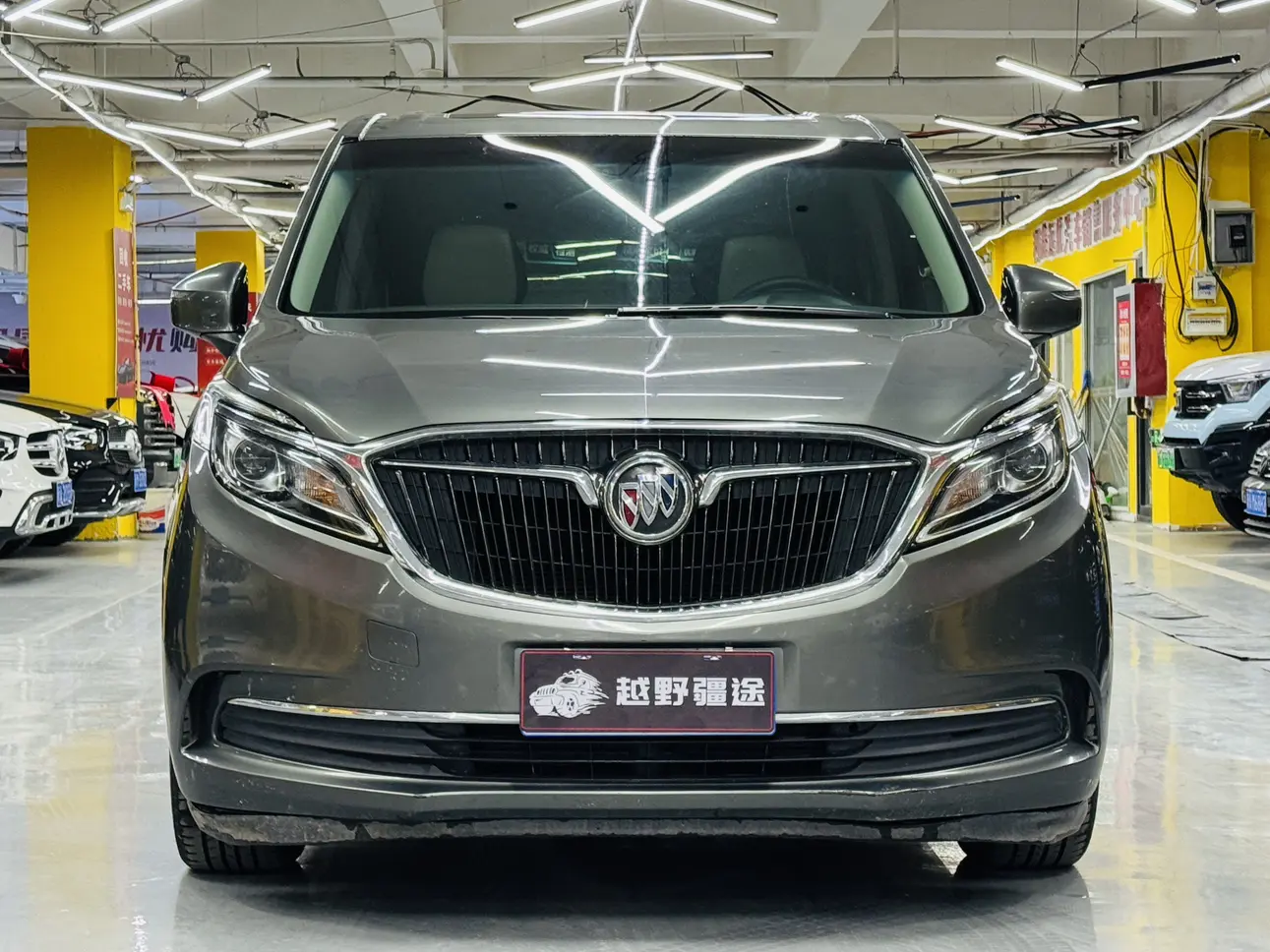 Buick GL8  из Китая