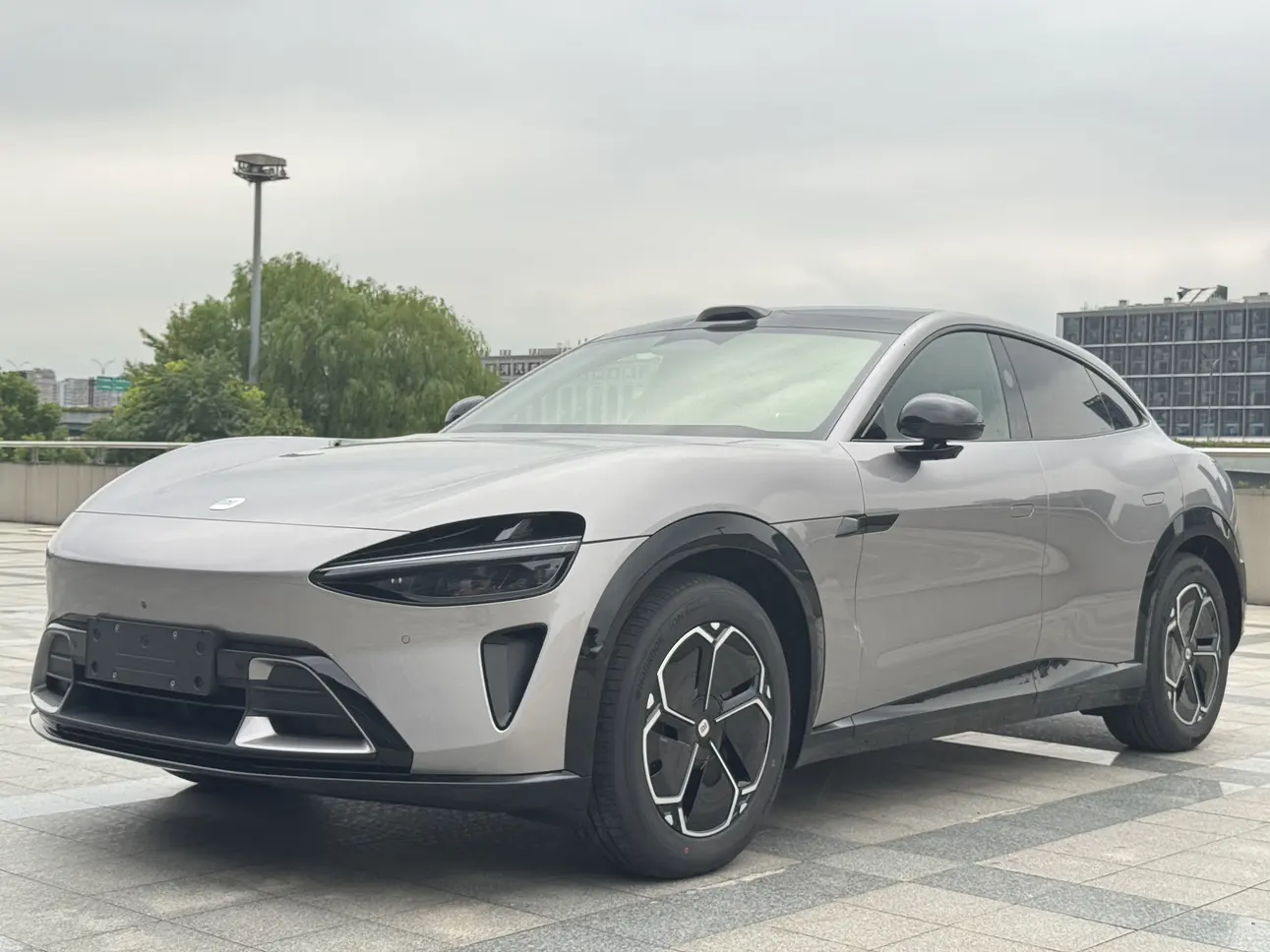 Xiaomi car Xiaomi YU7  из Китая