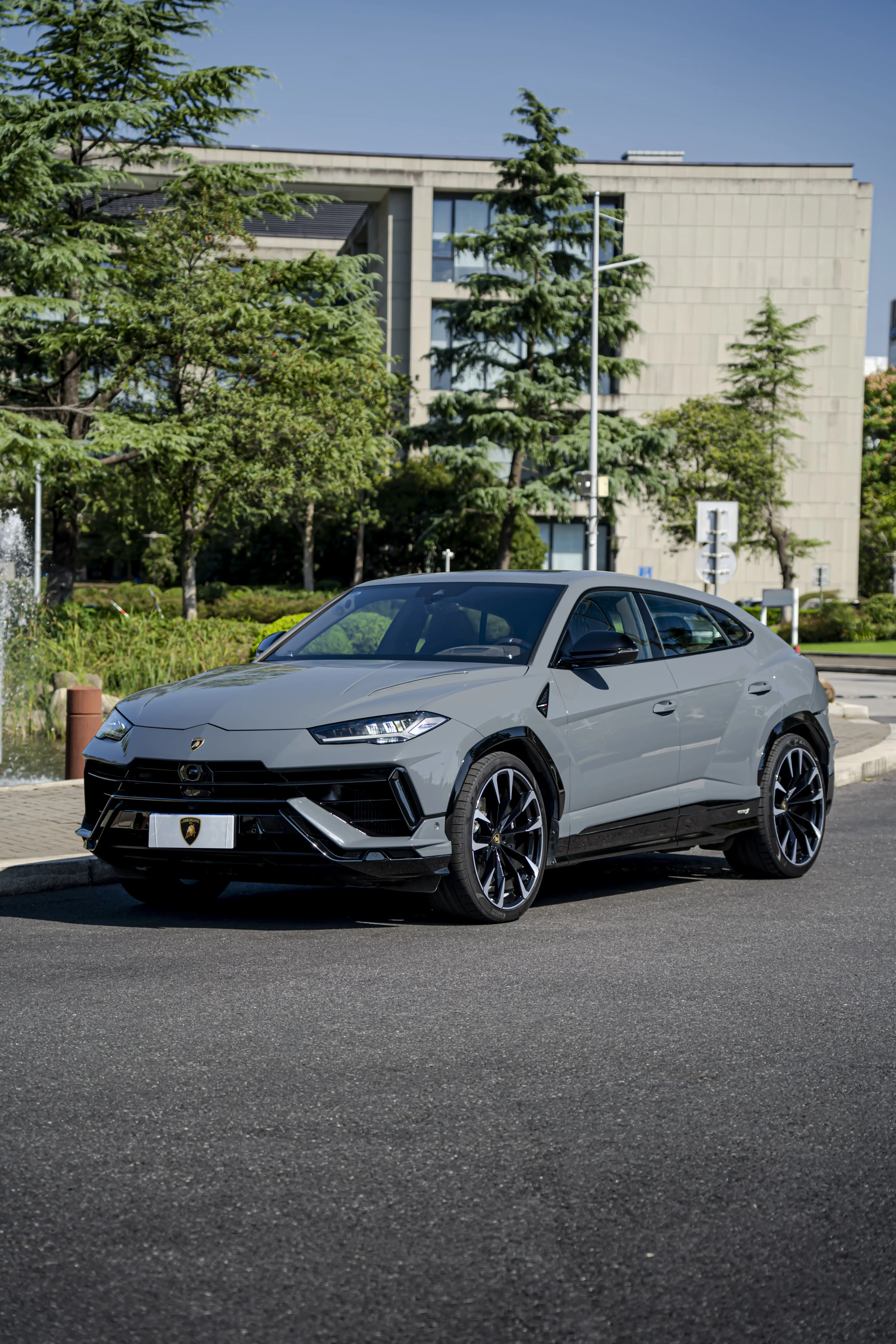 Lamborghini Urus  из Китая