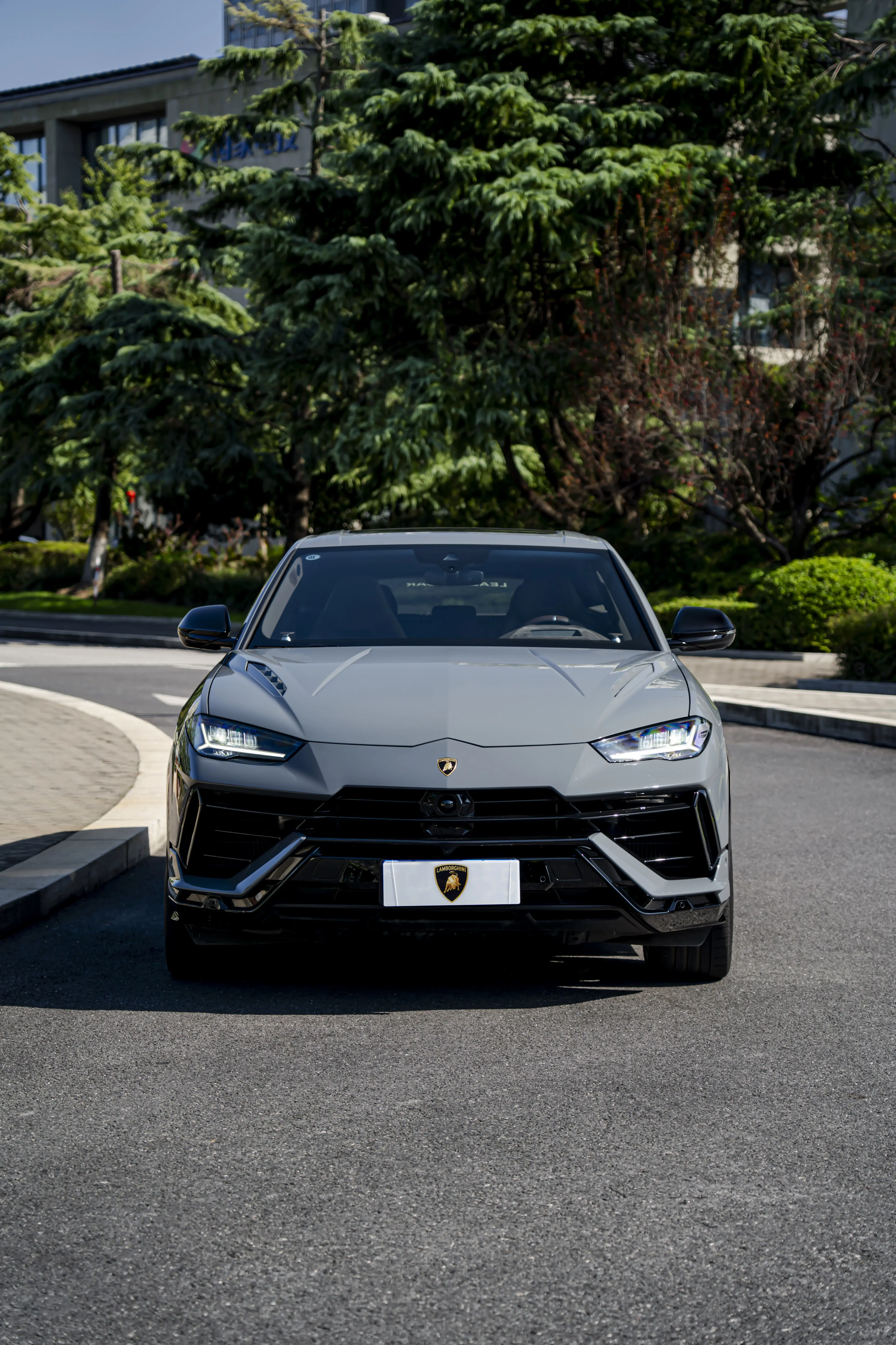 Lamborghini Urus  из Китая