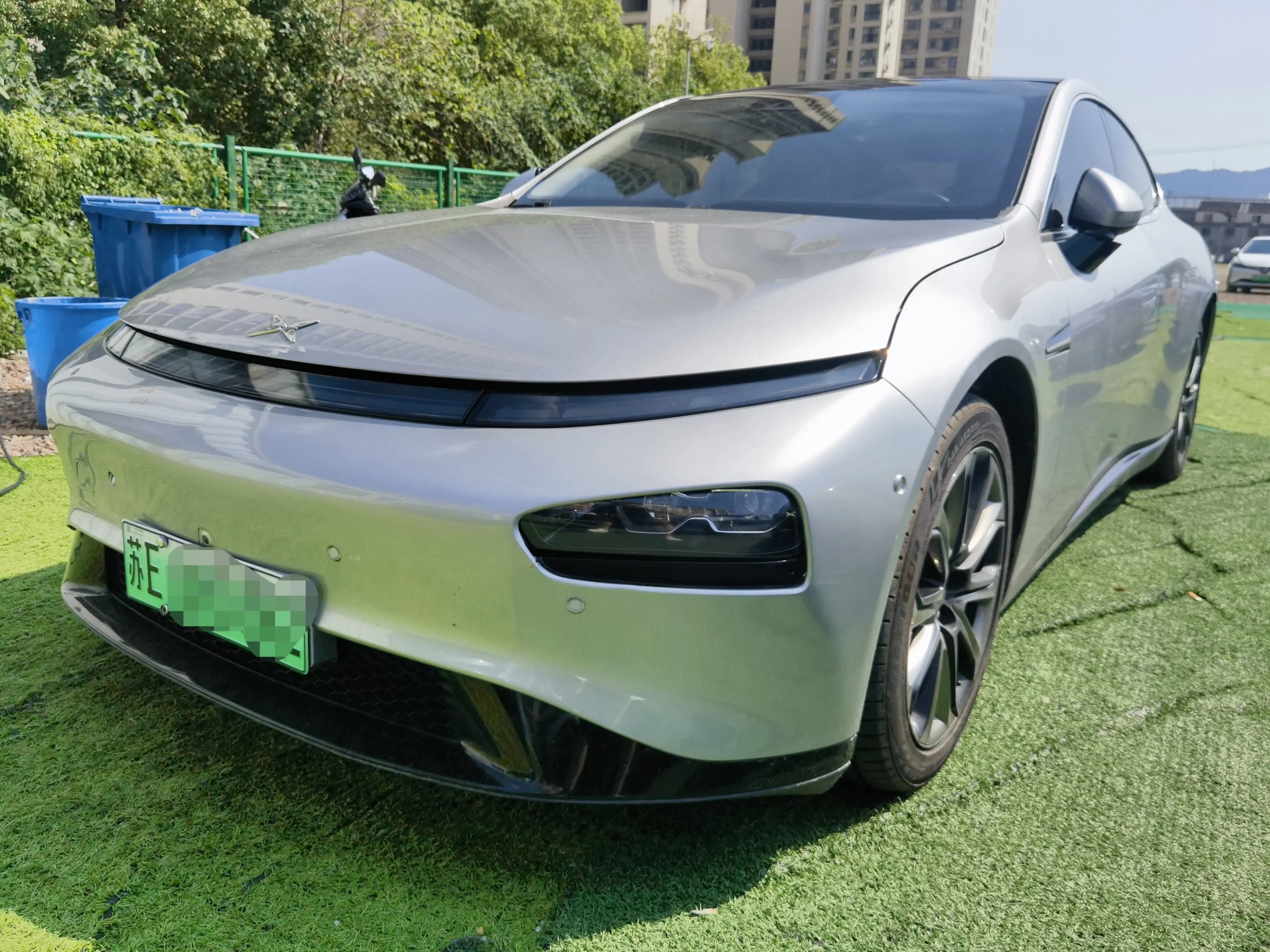 Xpeng P7  из Китая