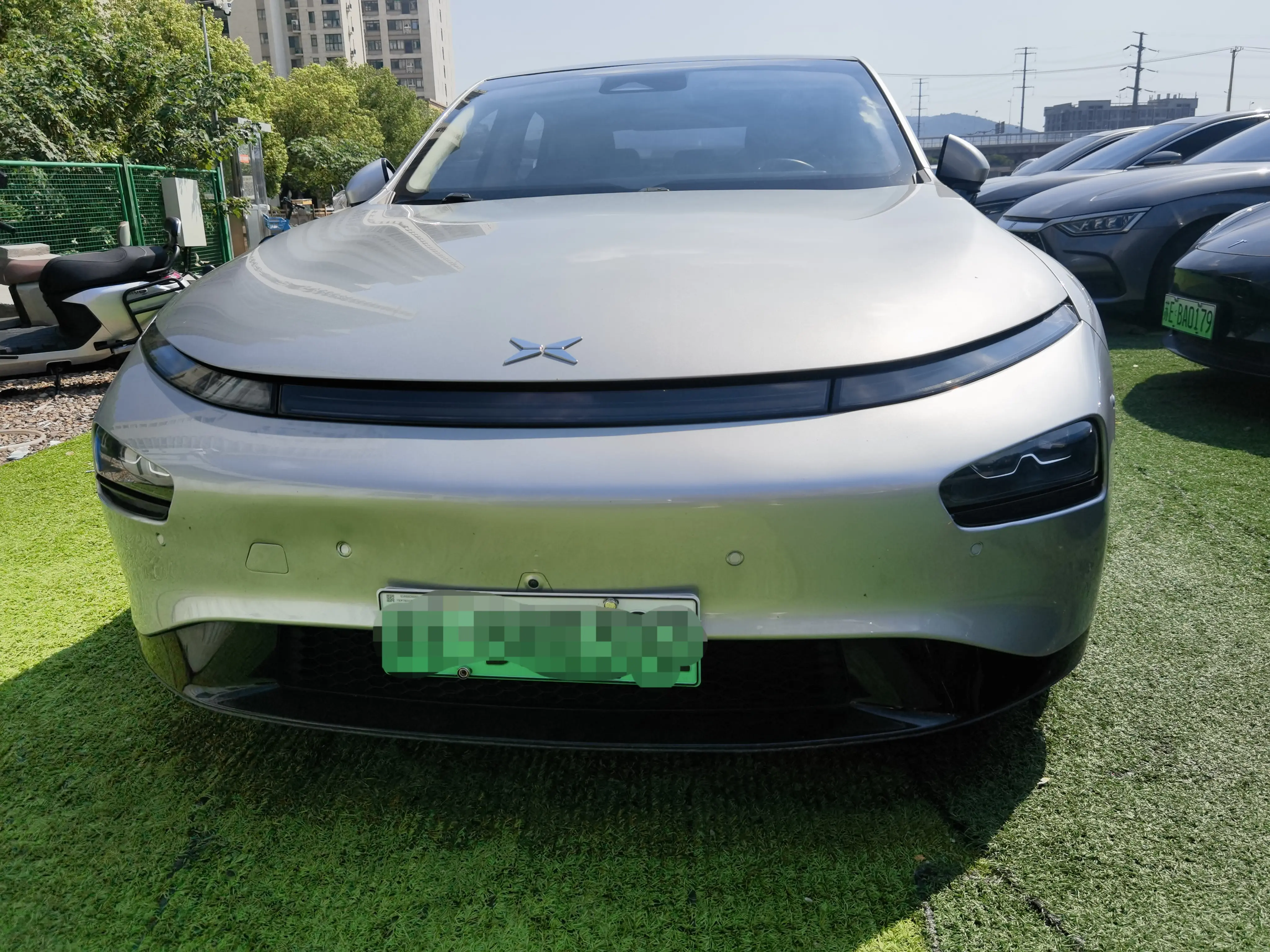 Xpeng P7  из Китая