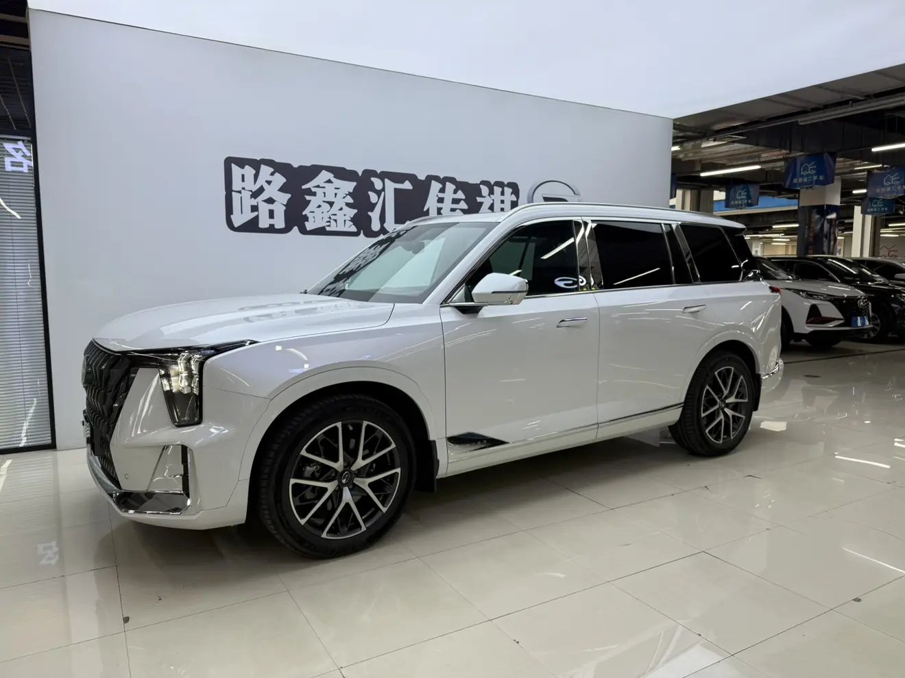 GAC Trumpchi GS8  из Китая