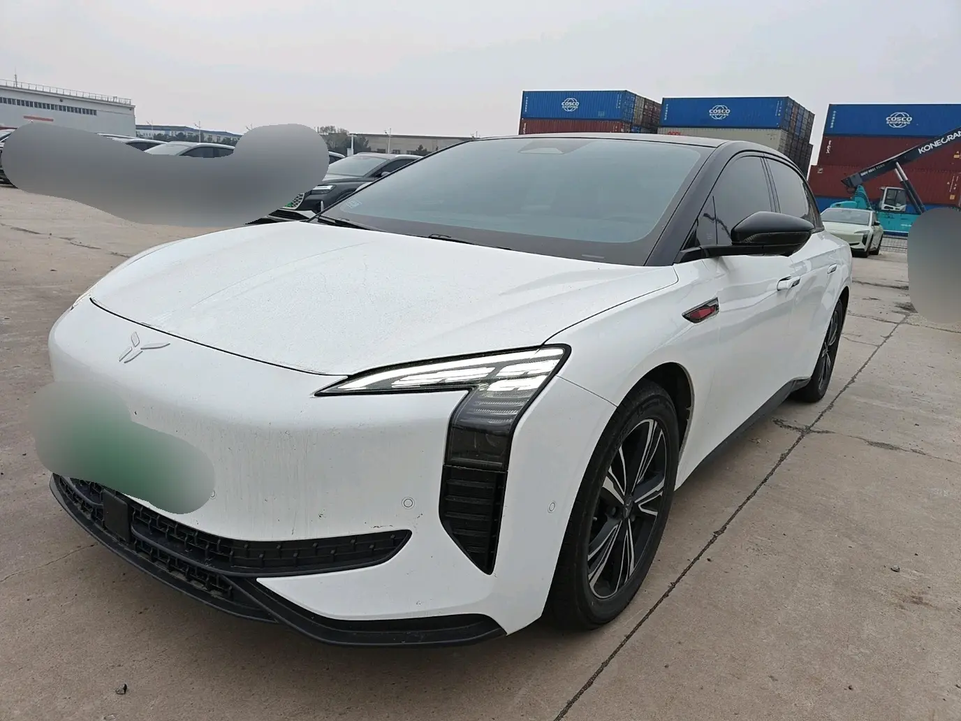 Hongqi EH7  из Китая