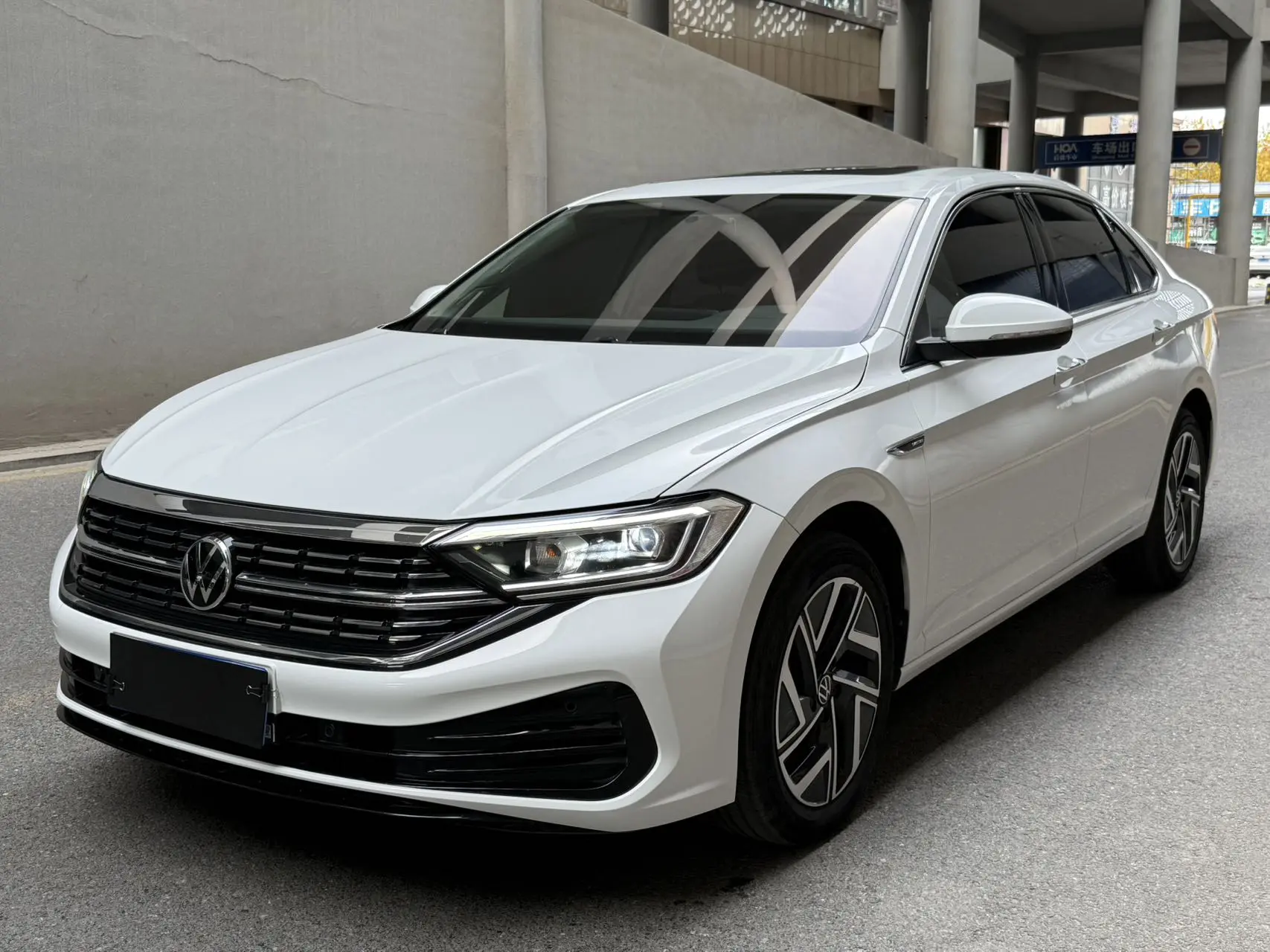 Volkswagen Sagitar  из Китая