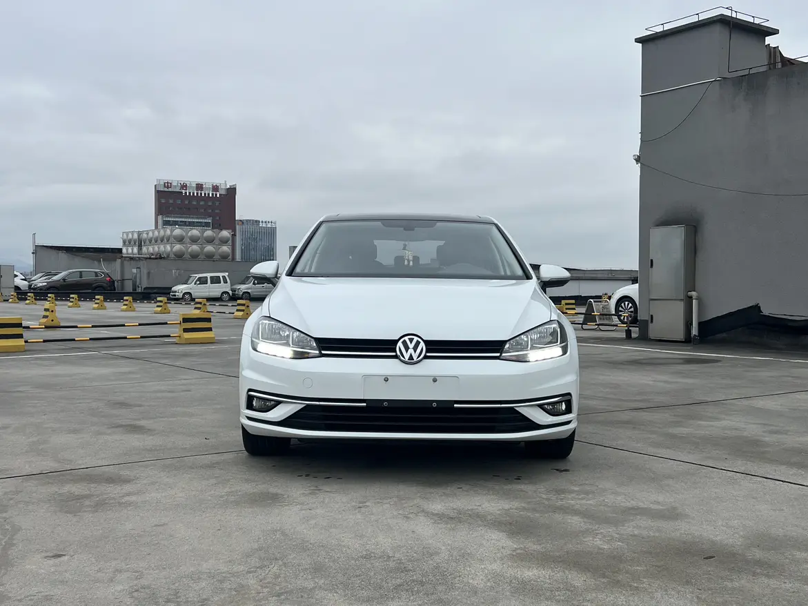 Volkswagen Golf  из Китая