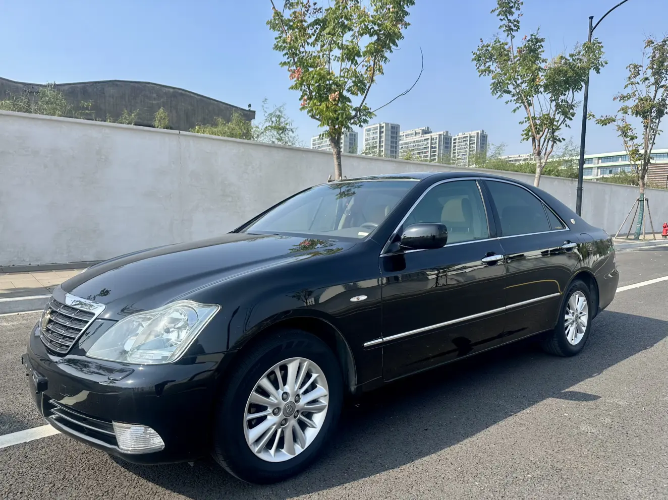 Toyota Crown  из Китая