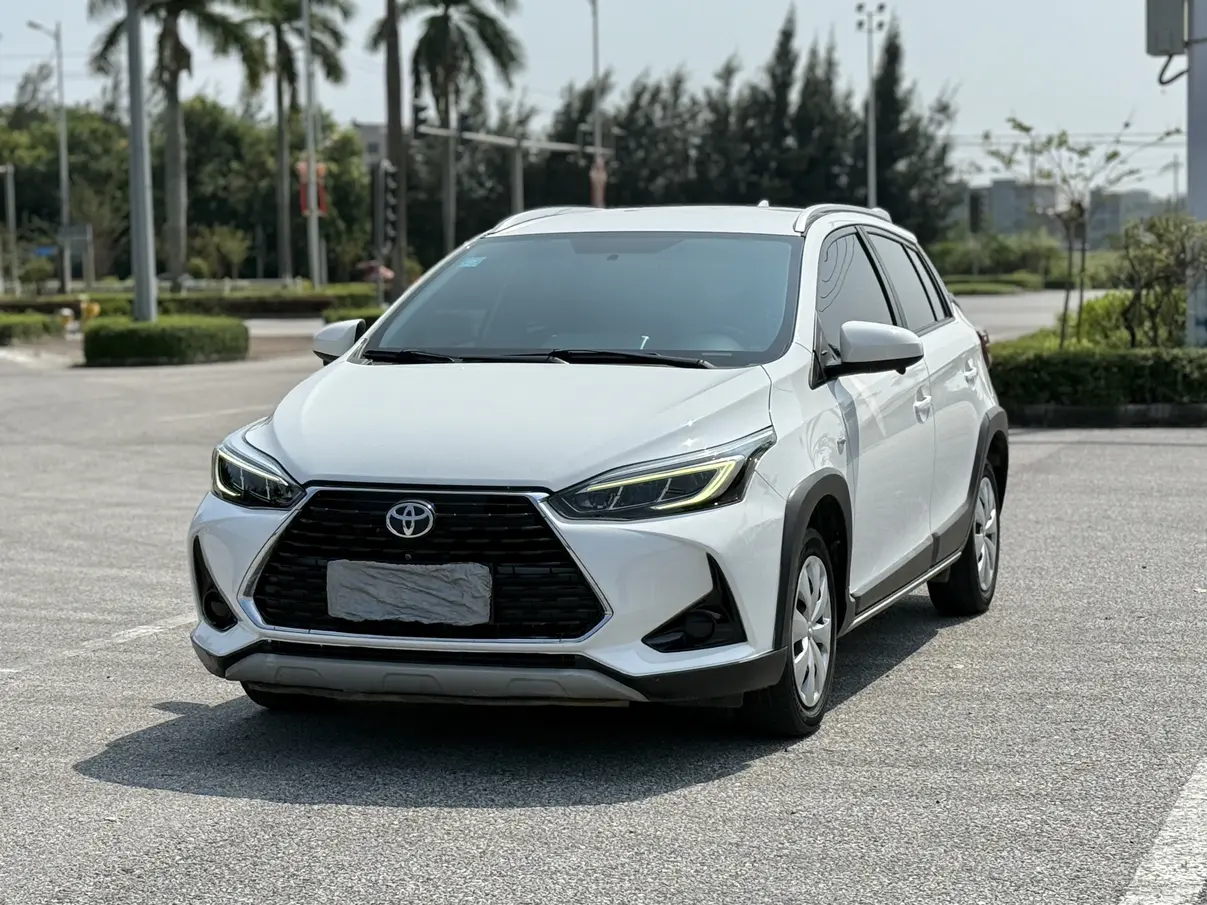 Toyota Yaris L  из Китая