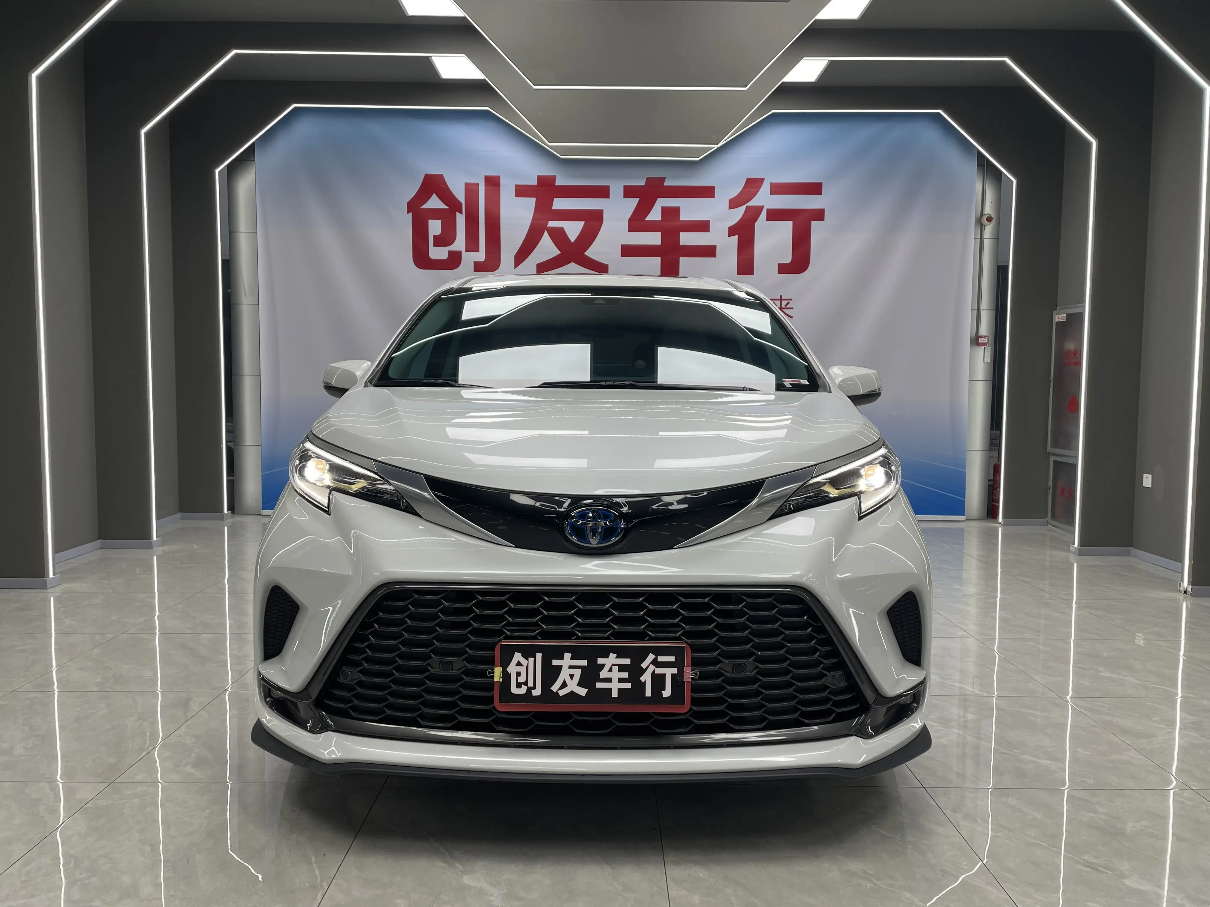 Toyota Granvia  из Китая