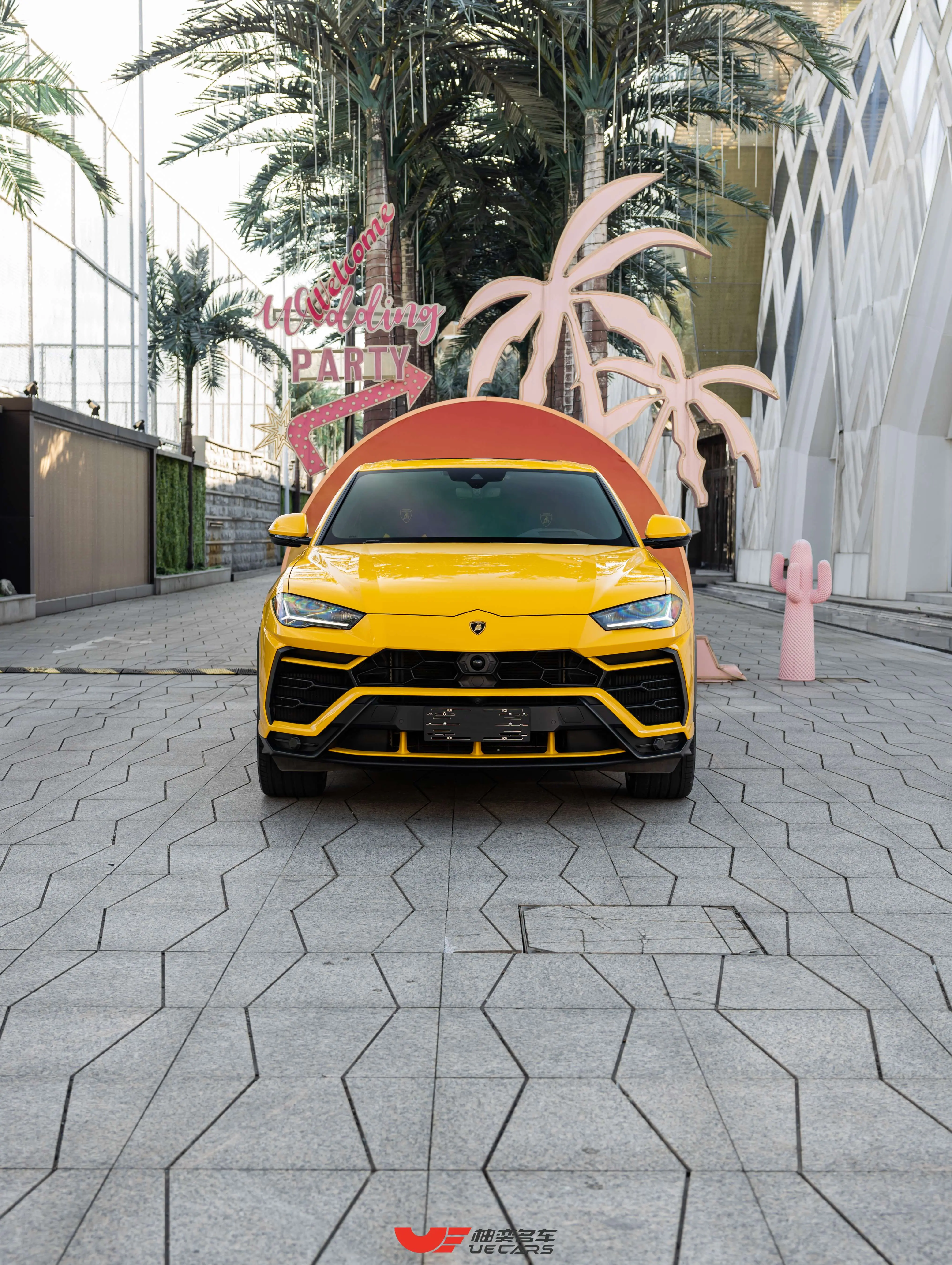 Lamborghini Urus  из Китая