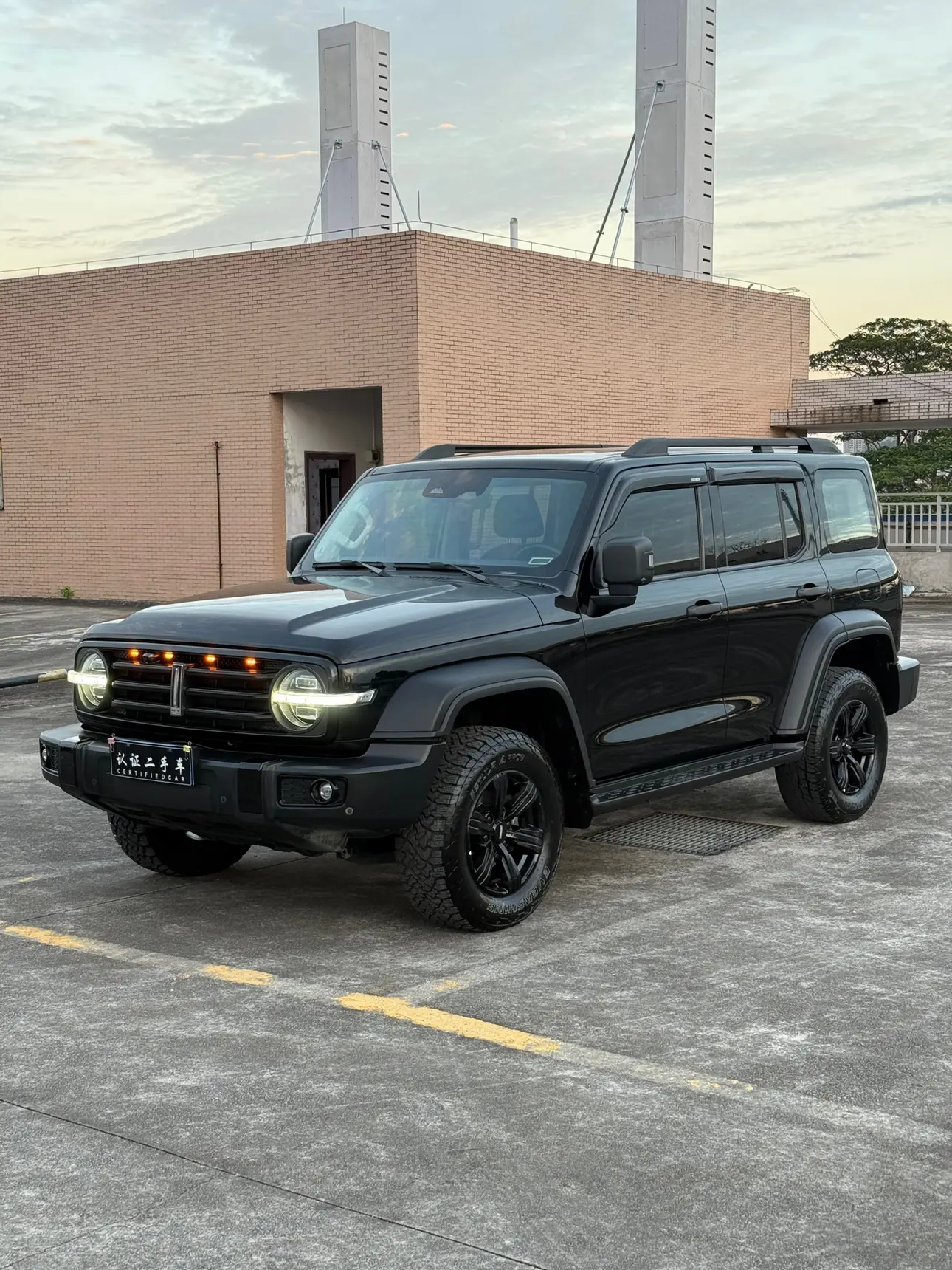 Tank 300  из Китая