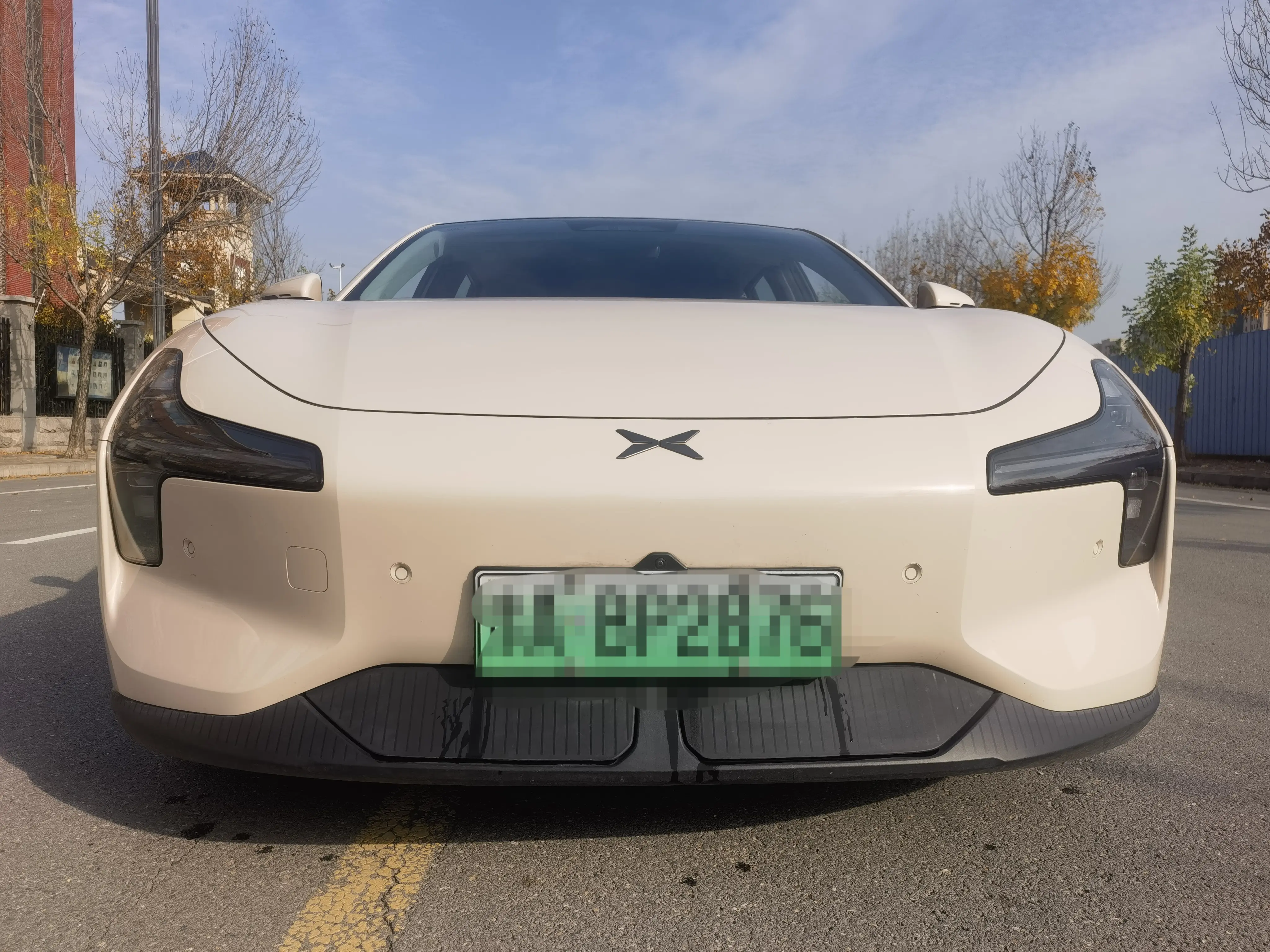 Xpeng Xiaopeng MONA M03  из Китая