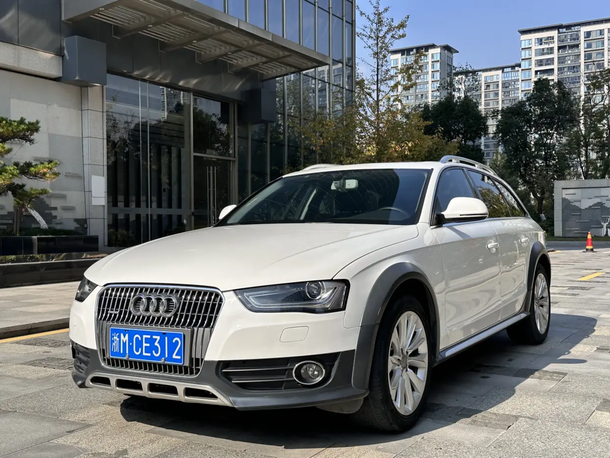 Audi A4 (imported)  из Китая