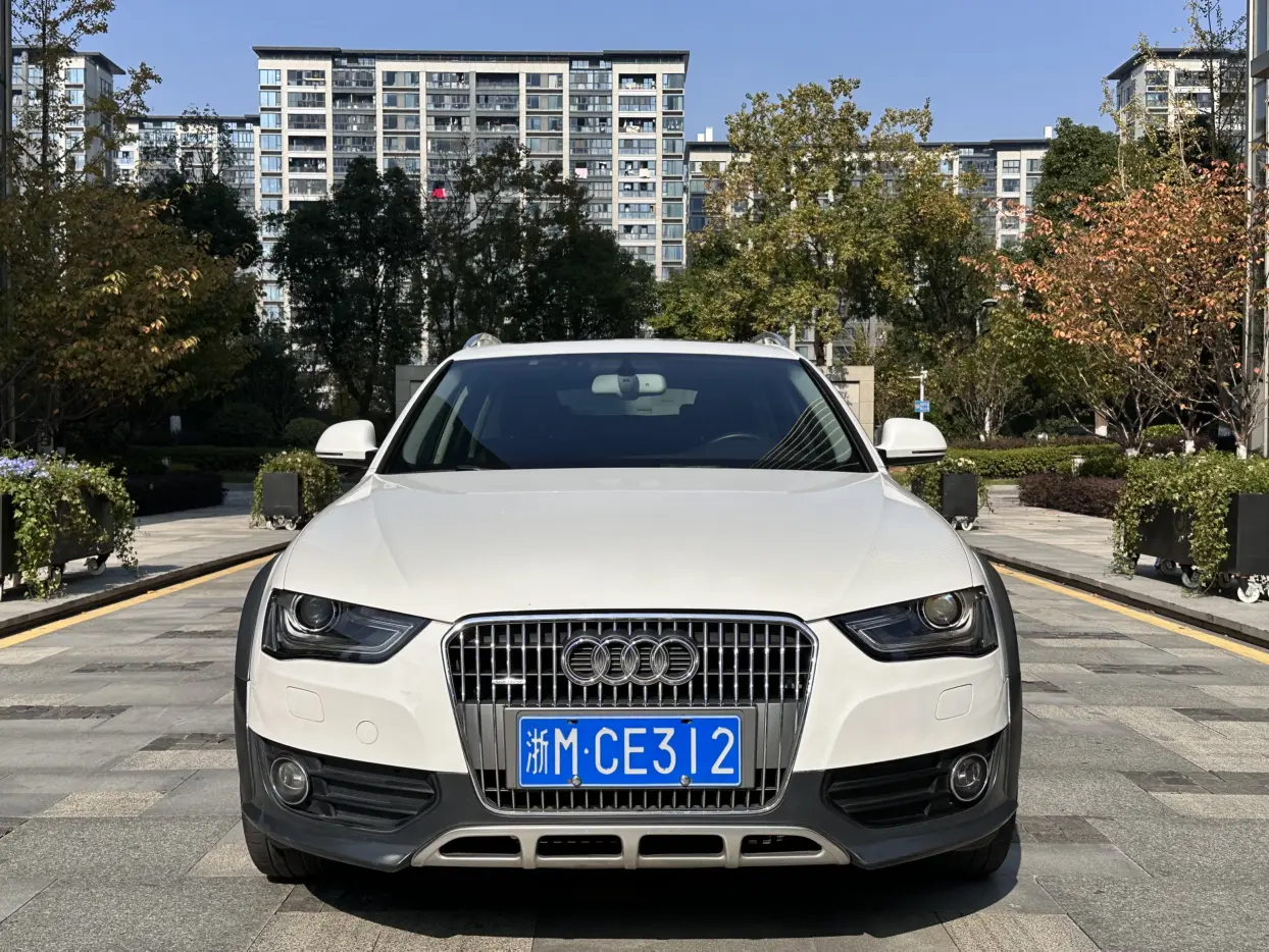 Audi A4 (imported)  из Китая