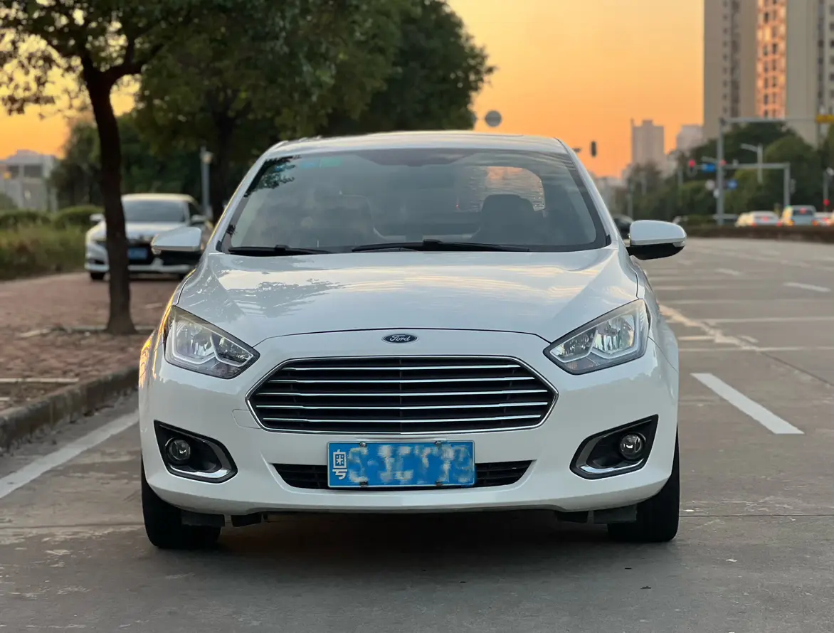 Ford Forrest  из Китая