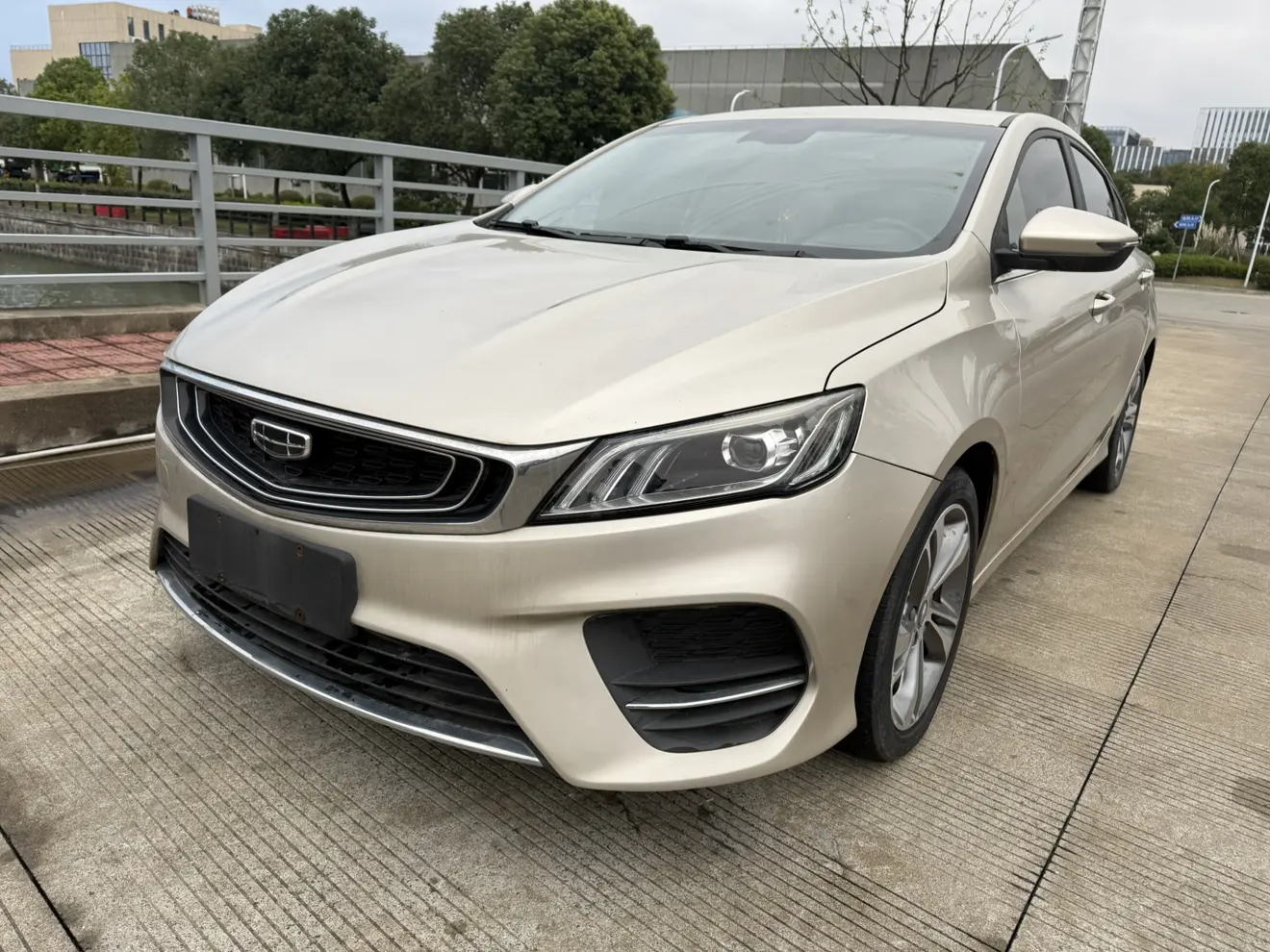 Geely Binrui  из Китая