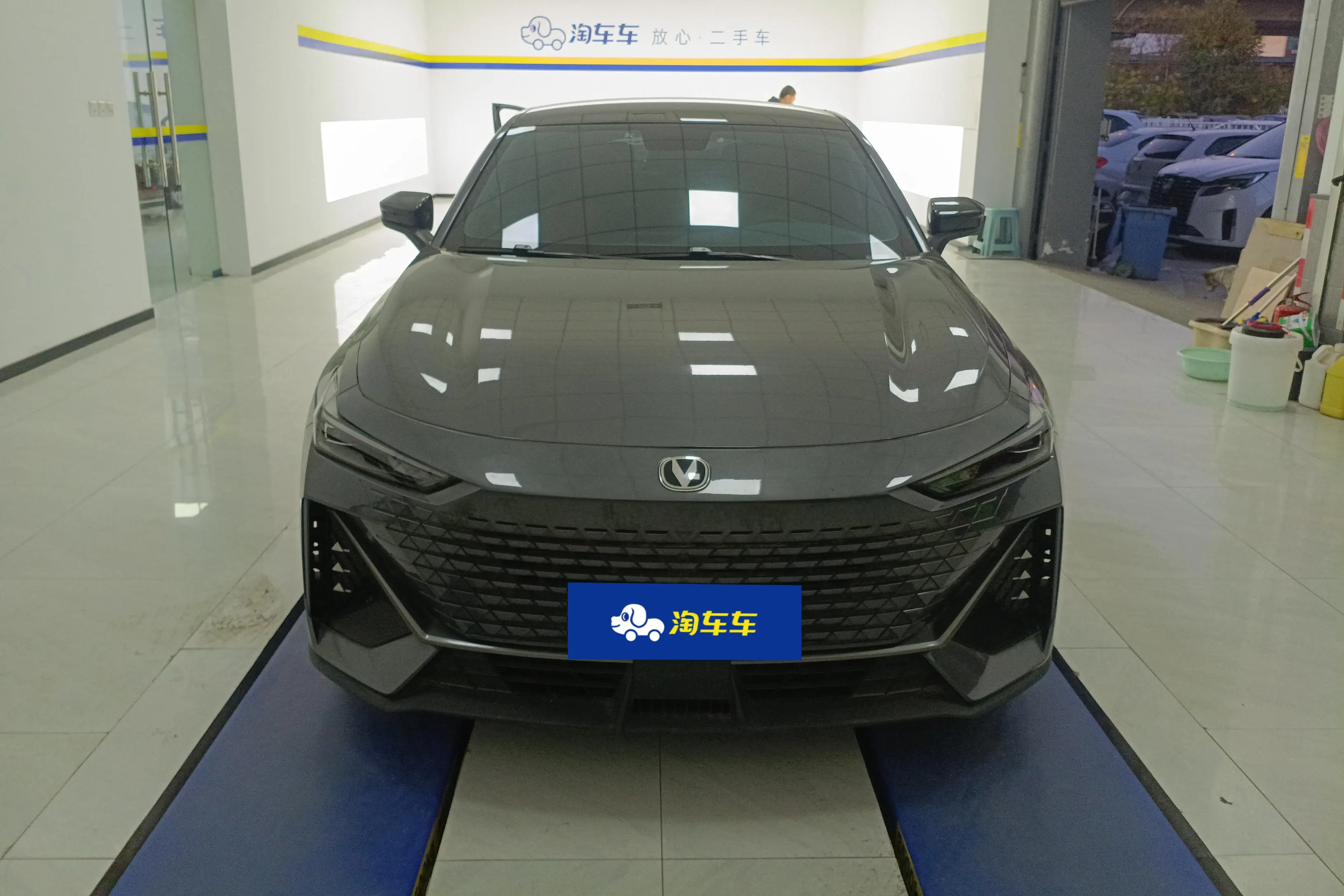 Changan UNI-V  из Китая