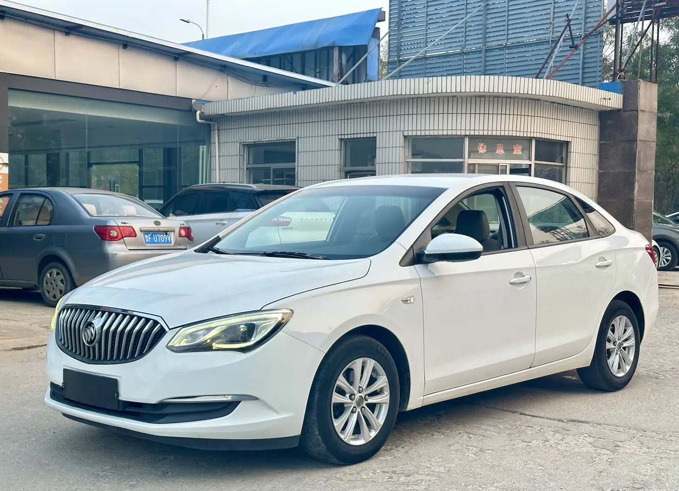 Buick Yinglang  из Китая