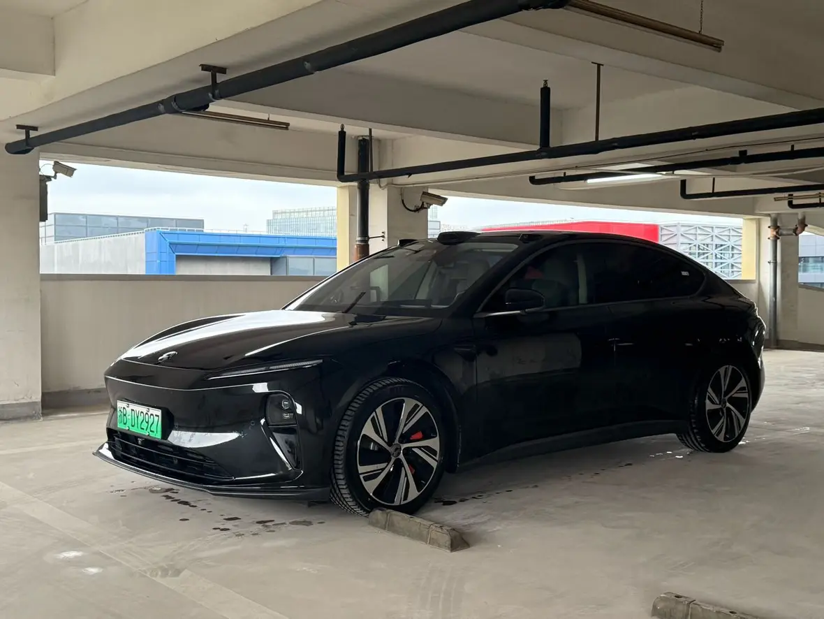 NIO ET5  из Китая