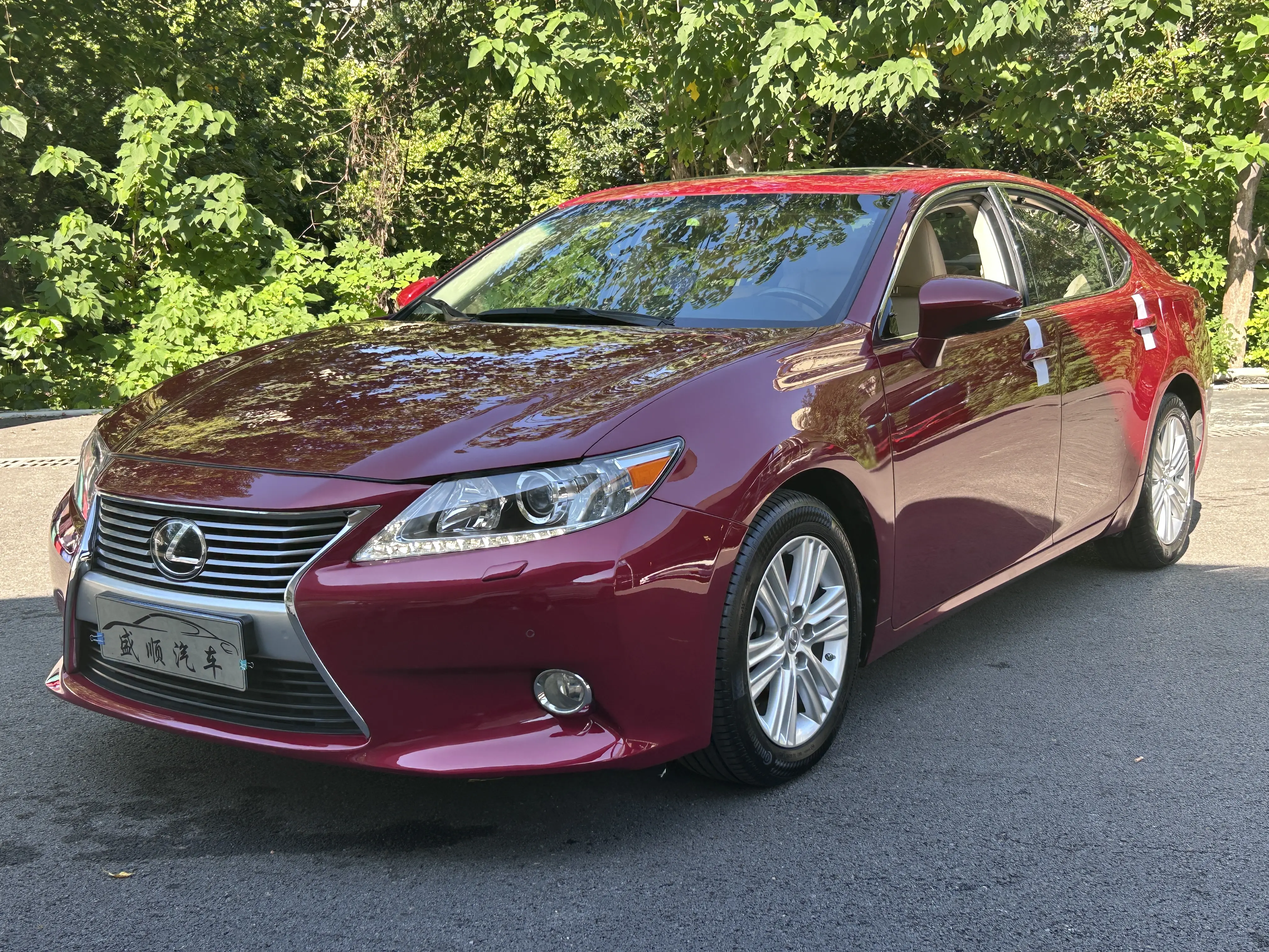 Lexus ES  из Китая